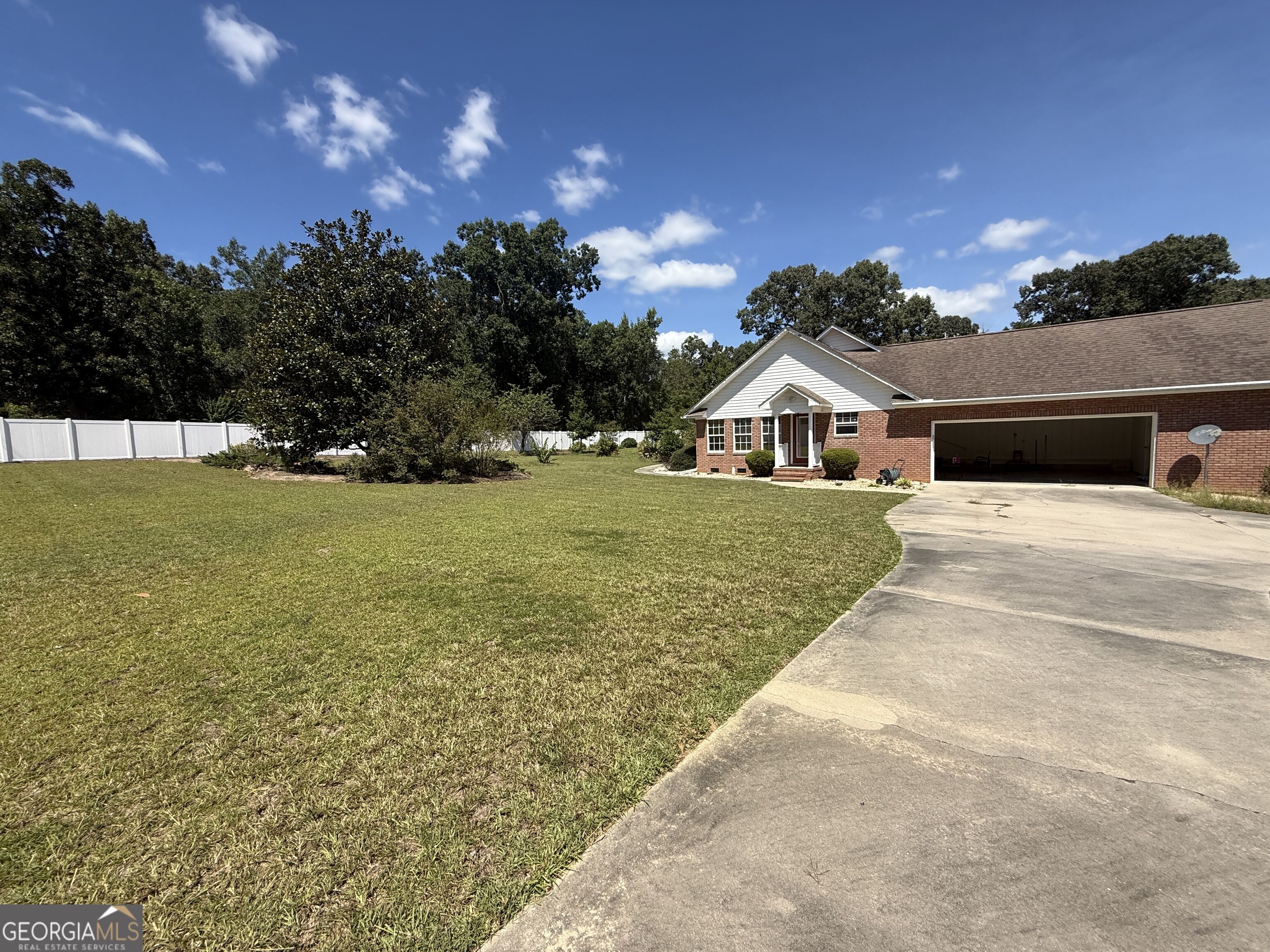 201 Strawberry Circle Property Photo 12
