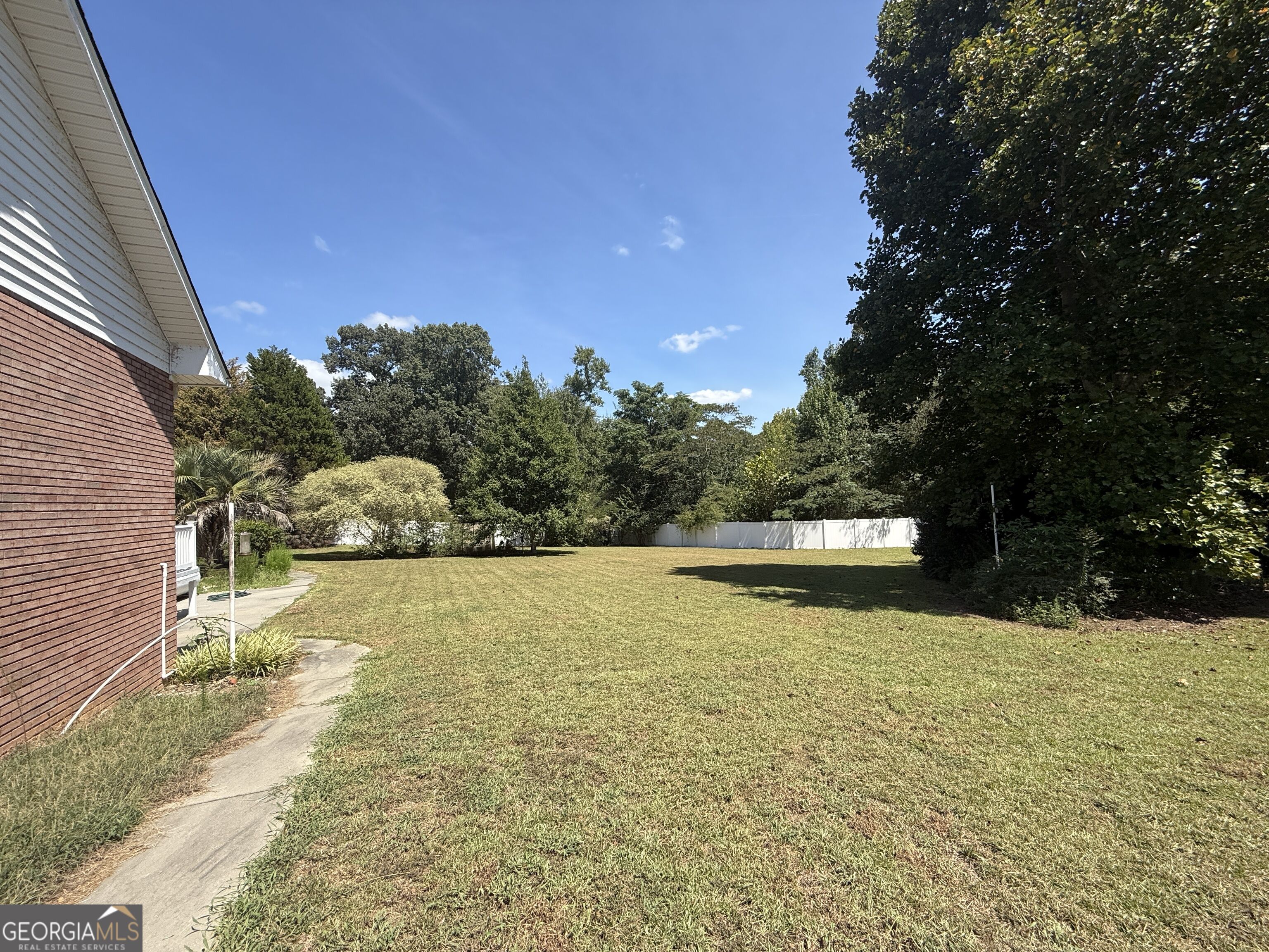 201 Strawberry Circle Property Photo 17