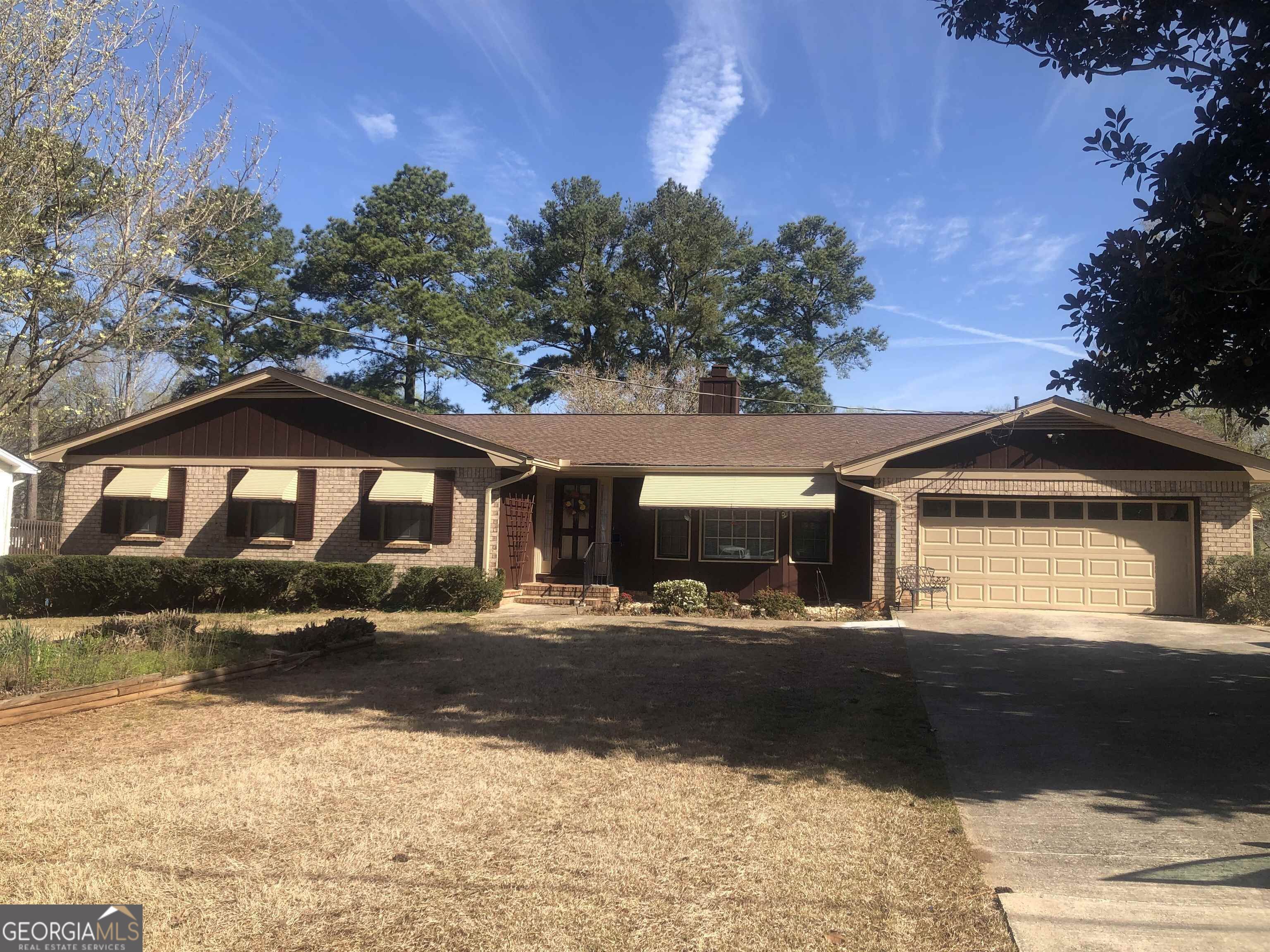 2160 Pinewood Drive Property Photo 1