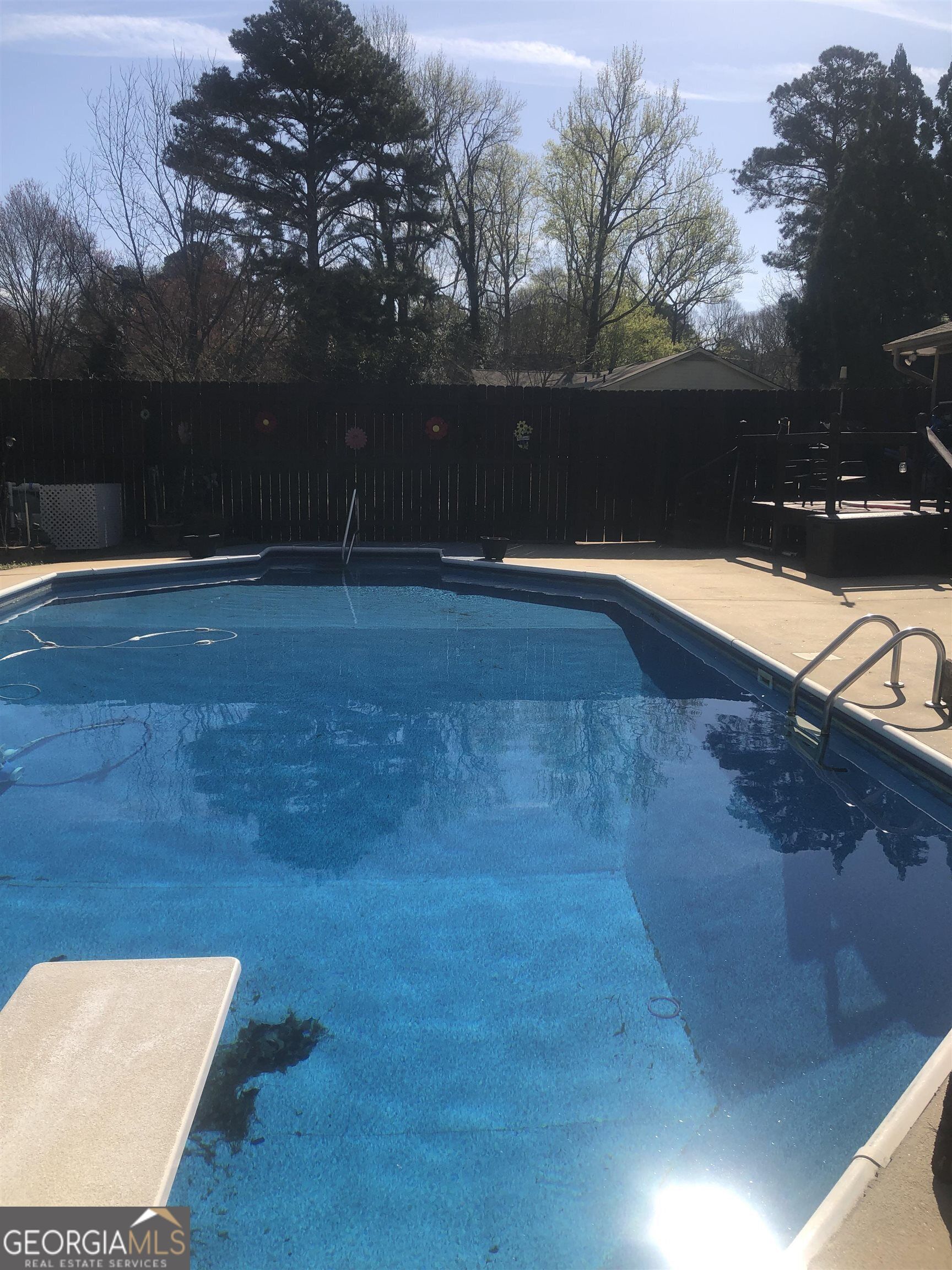 2160 Pinewood Drive Property Photo 4