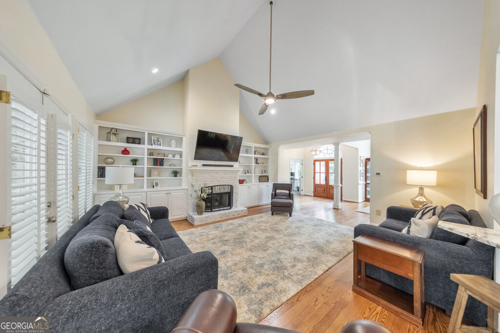 1311 Pembridge Way Nw Property Photo 2