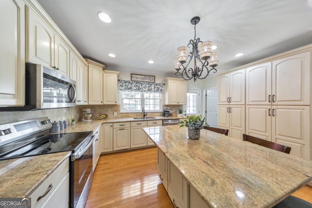 1311 Pembridge Way Nw Property Photo 46