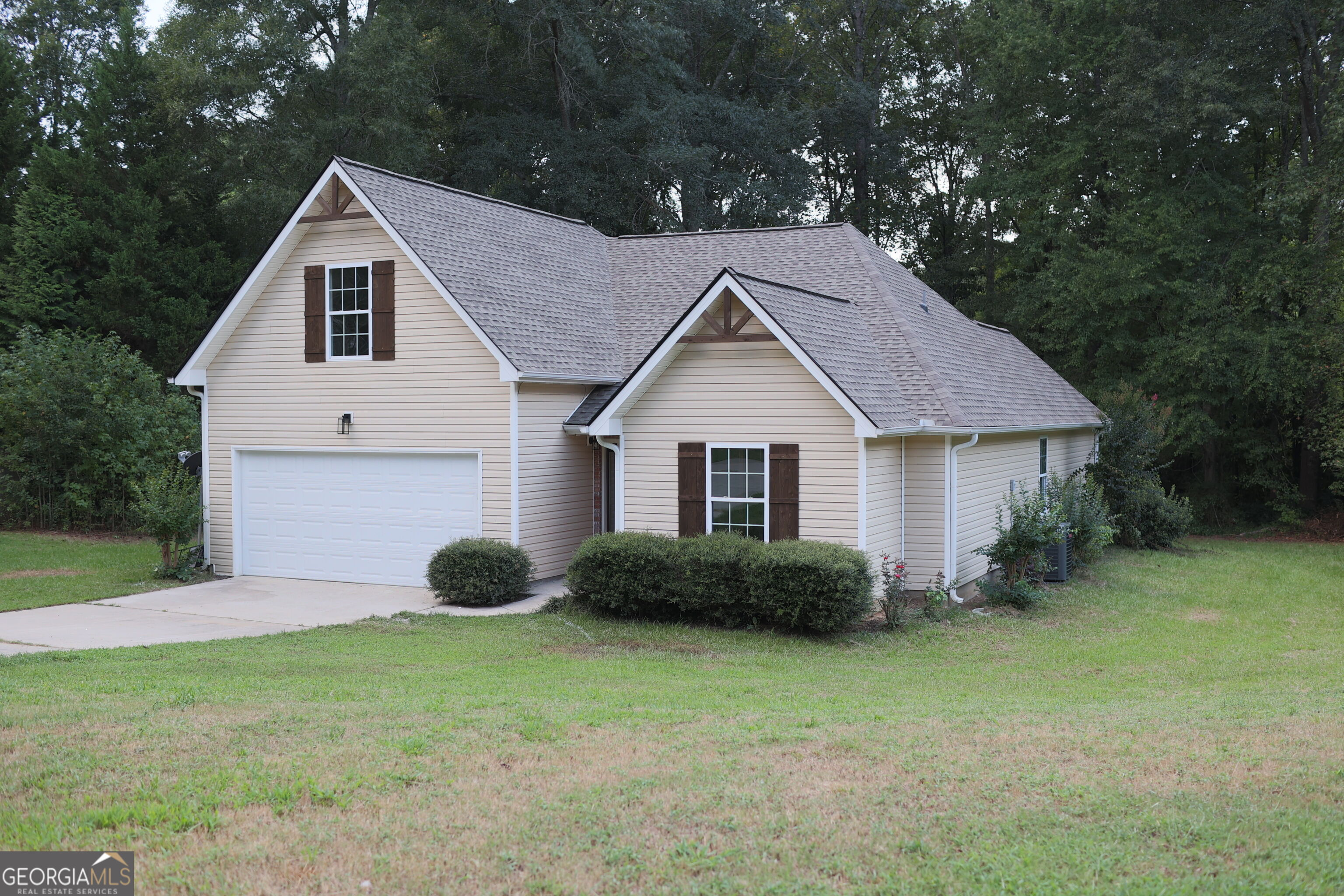 61 Concord Court N Property Photo 1