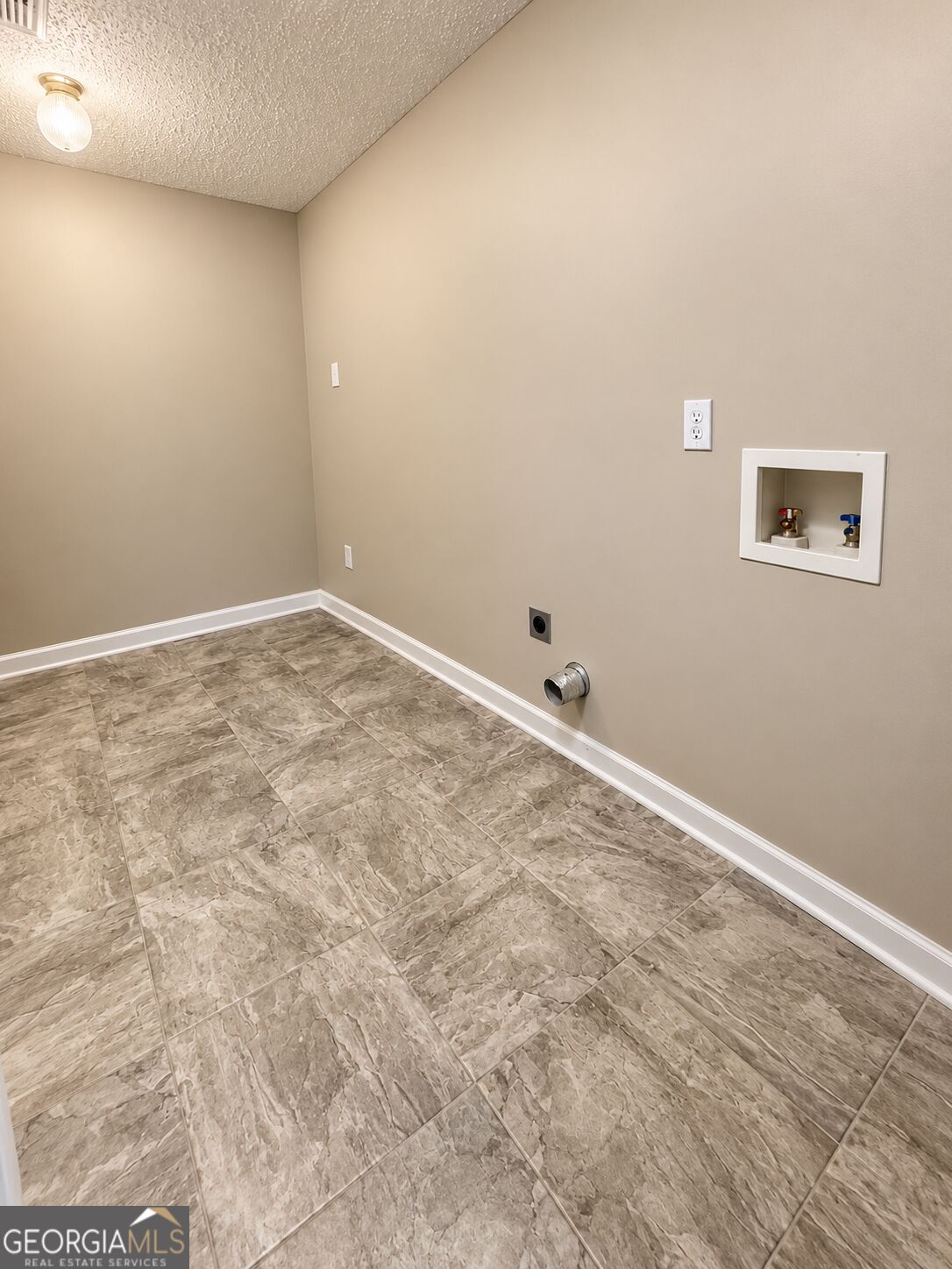 1775 Summerwoods Lane Property Photo 14