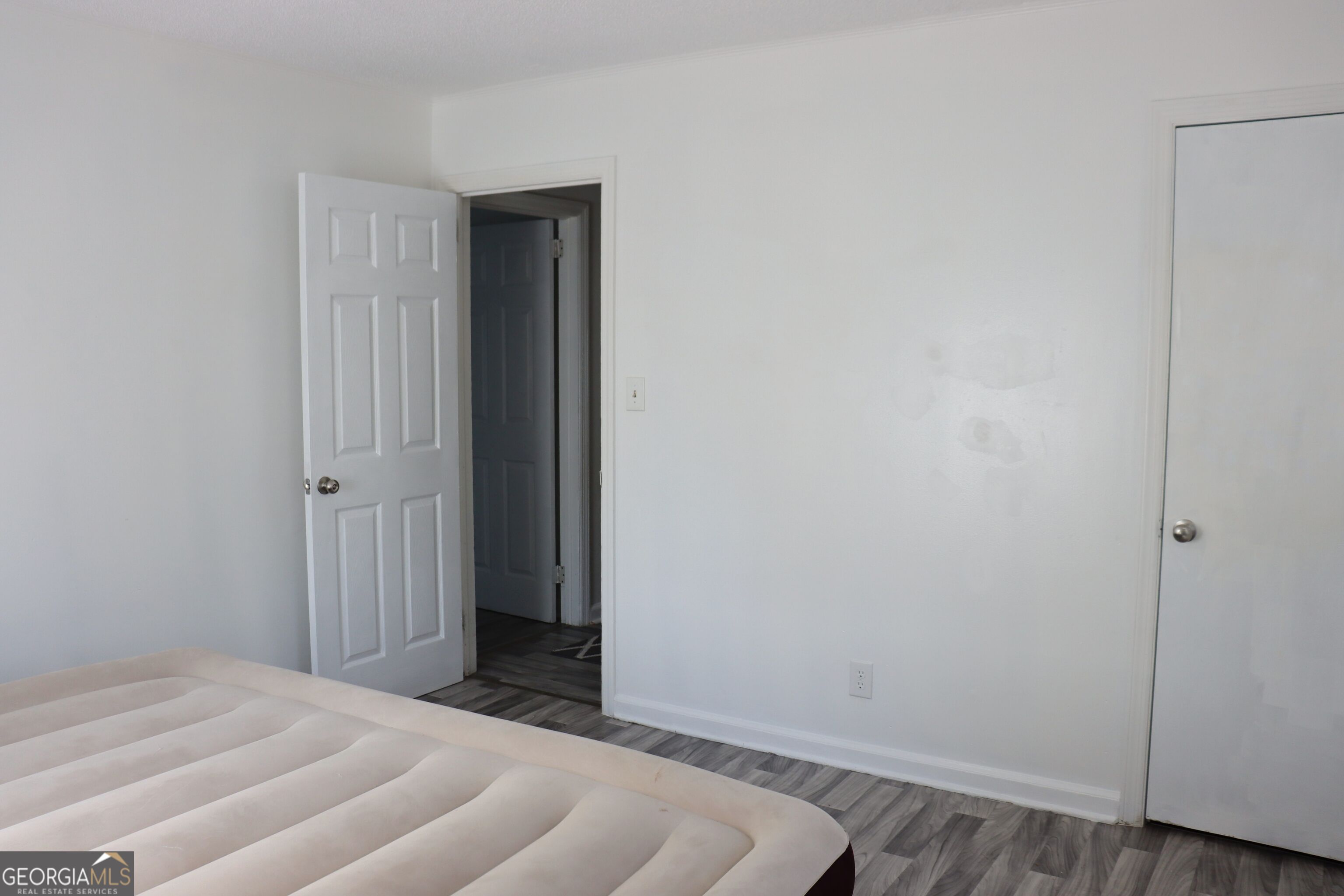 2458 Tredway Drive Property Photo 6