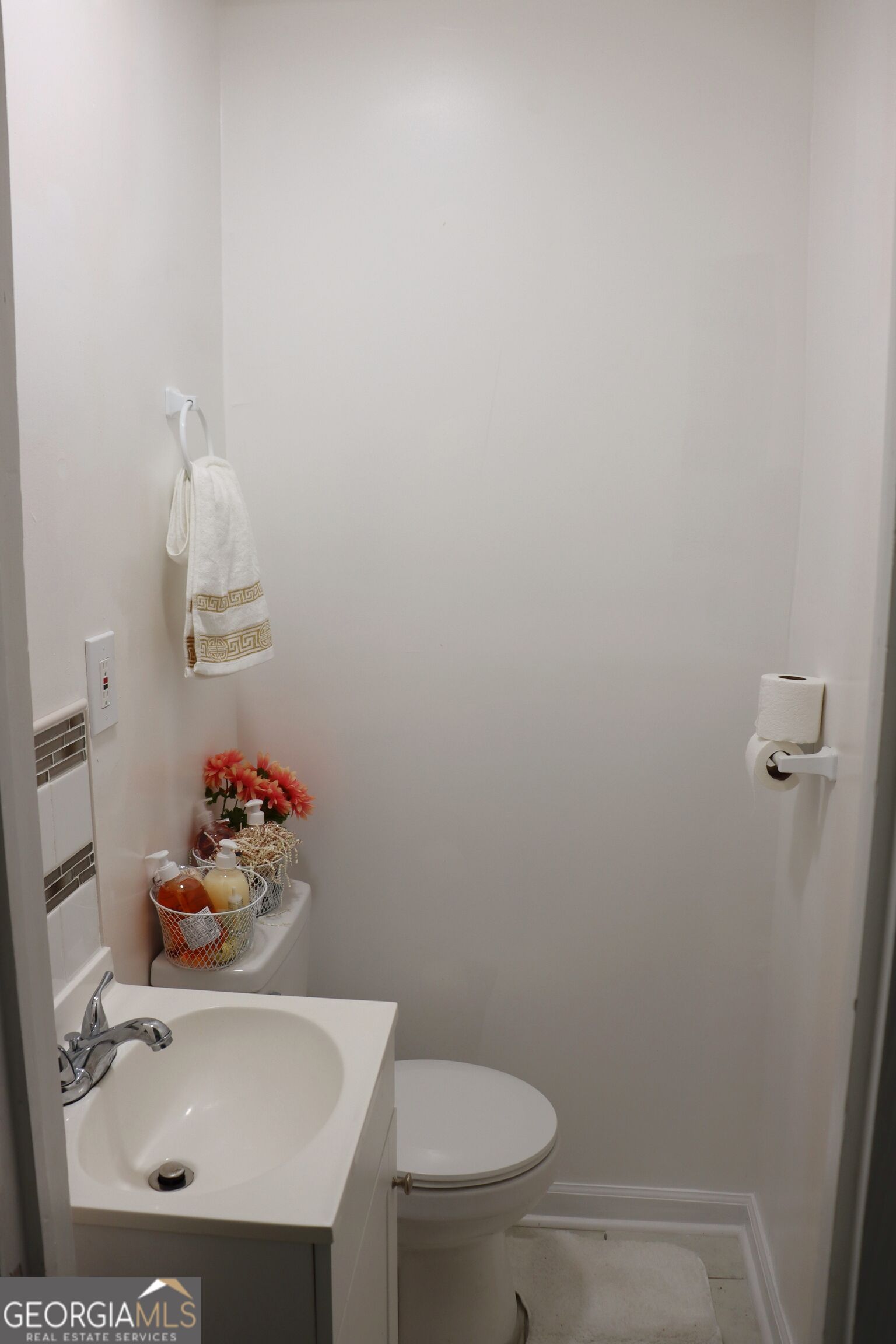 2458 Tredway Drive Property Photo 13