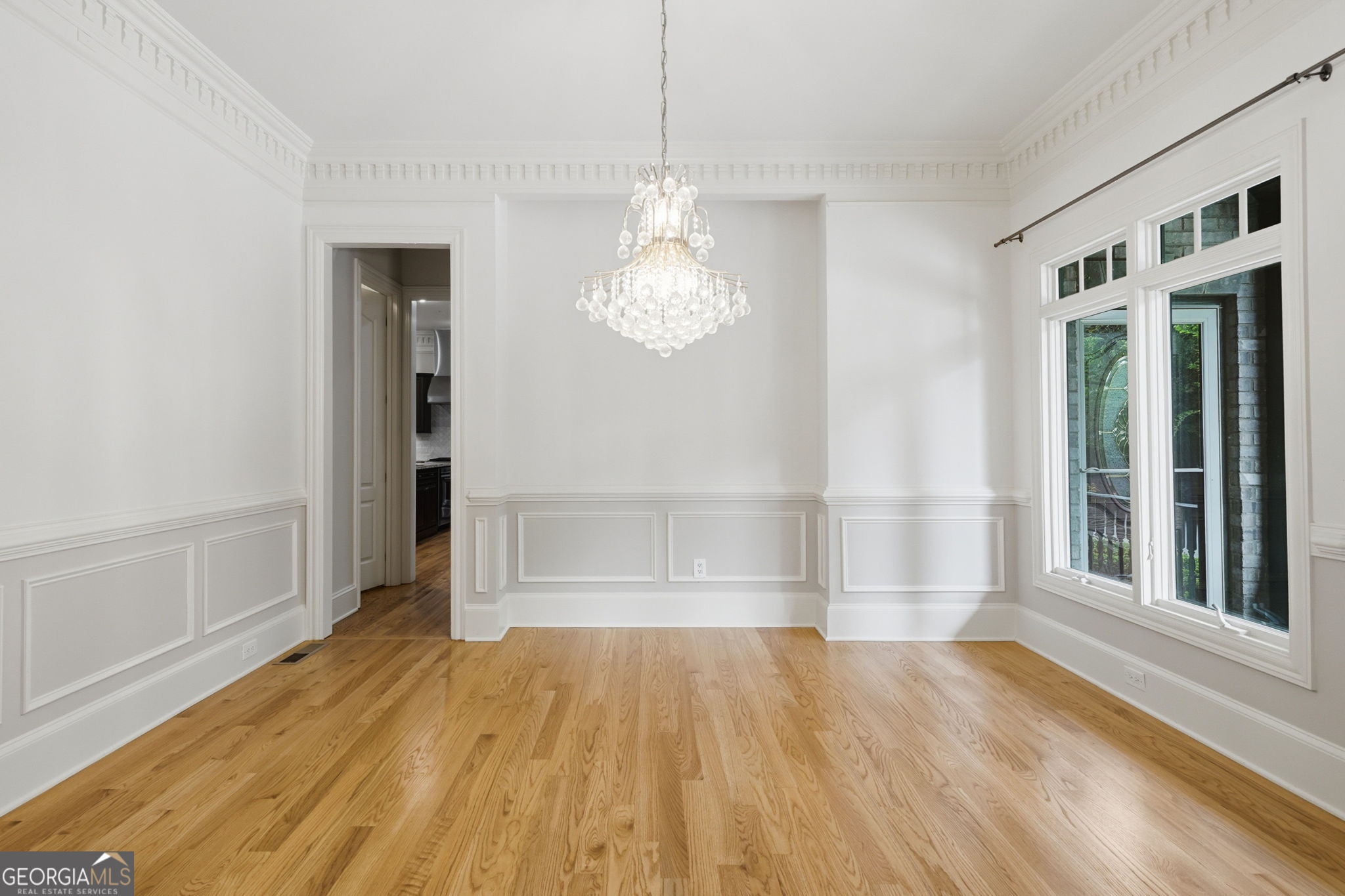 6295 Windward Parkway Property Photo 10