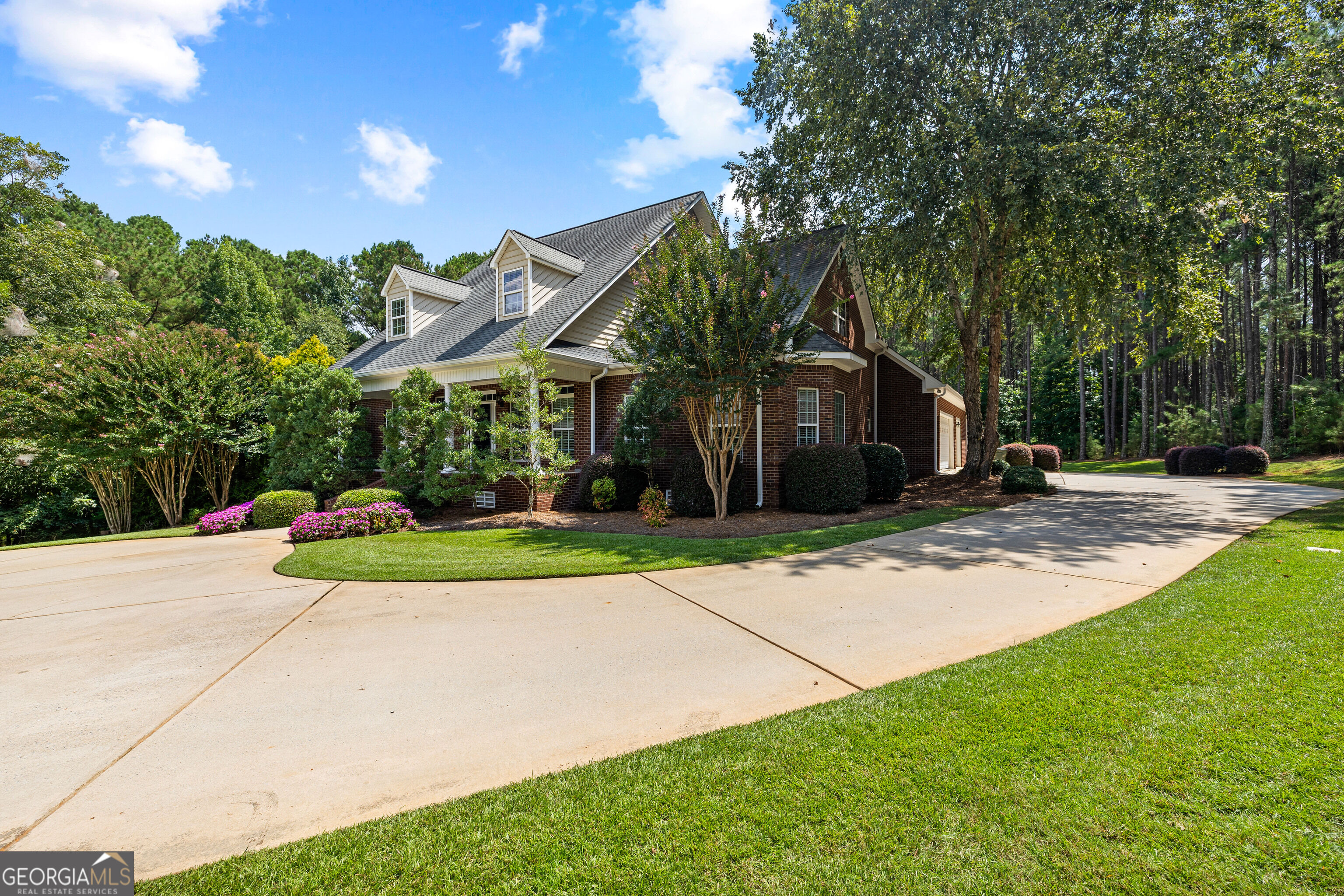 380 Peachbelt Road Property Photo 2