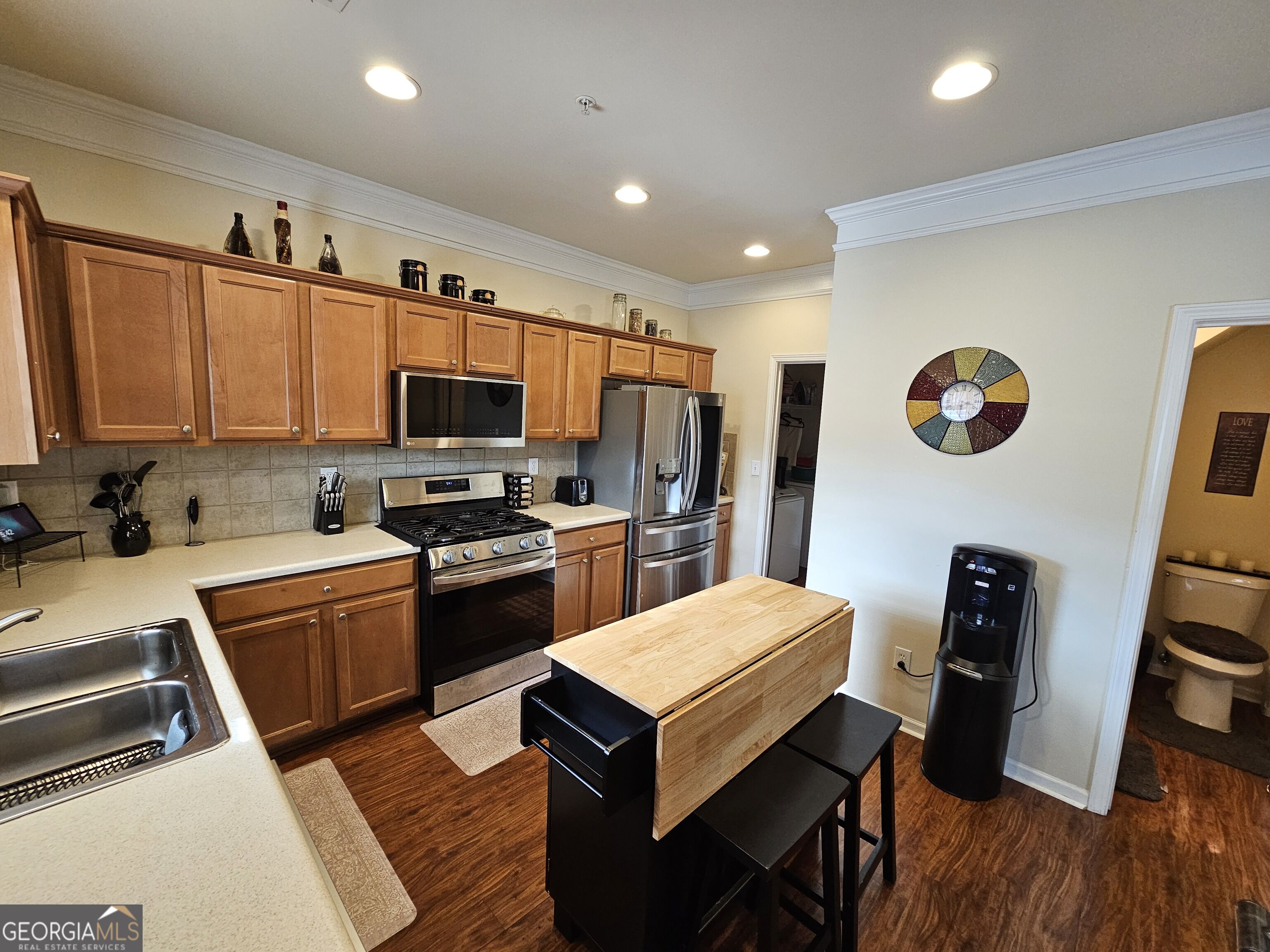 2404 Black Forest Drive Property Photo 10