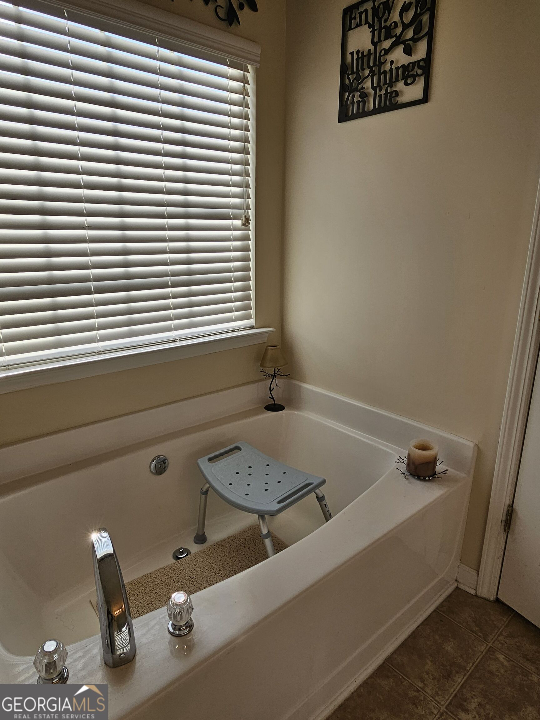 2404 Black Forest Drive Property Photo 16