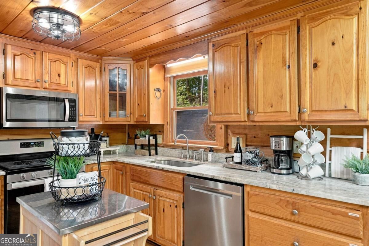405 Donna Lee Lane Property Photo 12