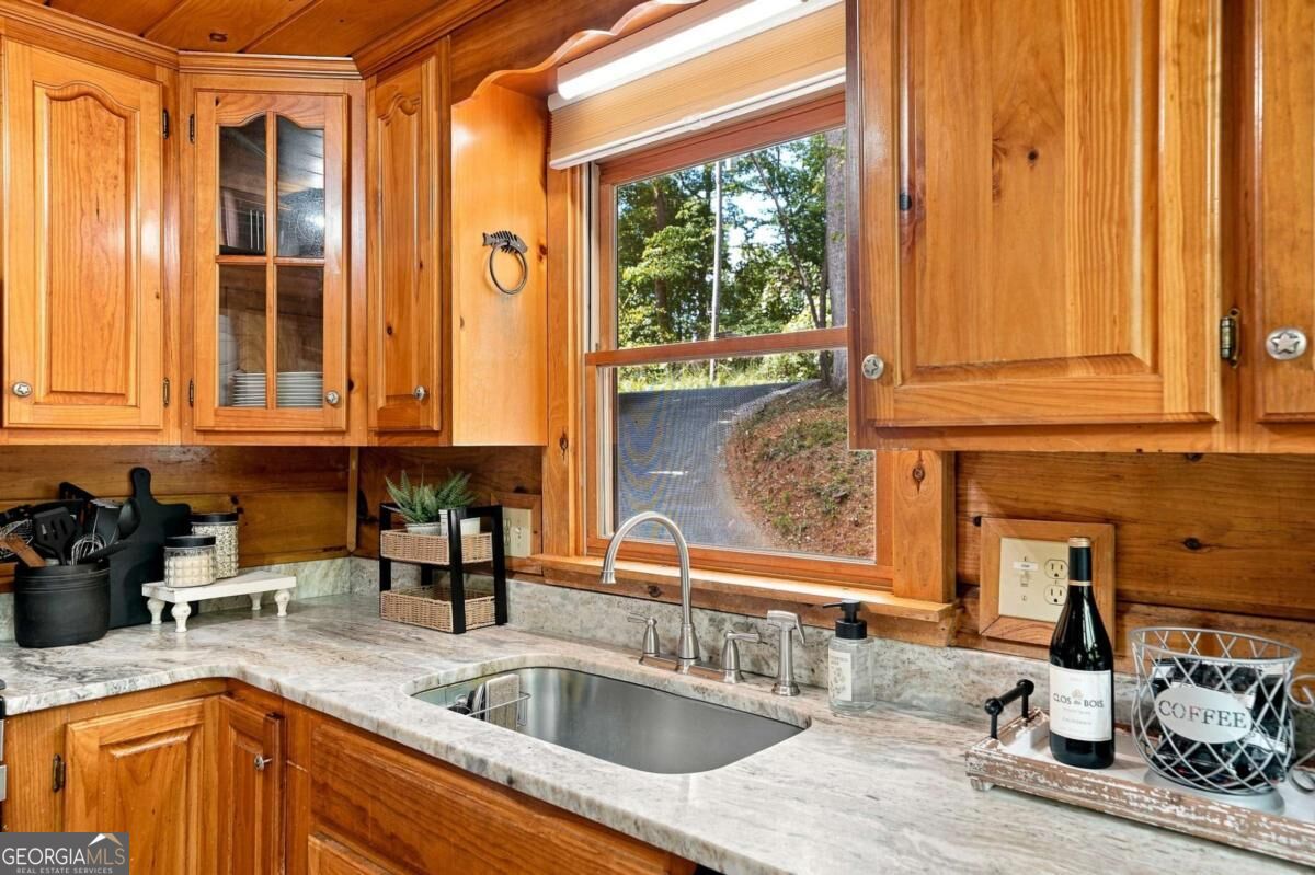405 Donna Lee Lane Property Photo 13