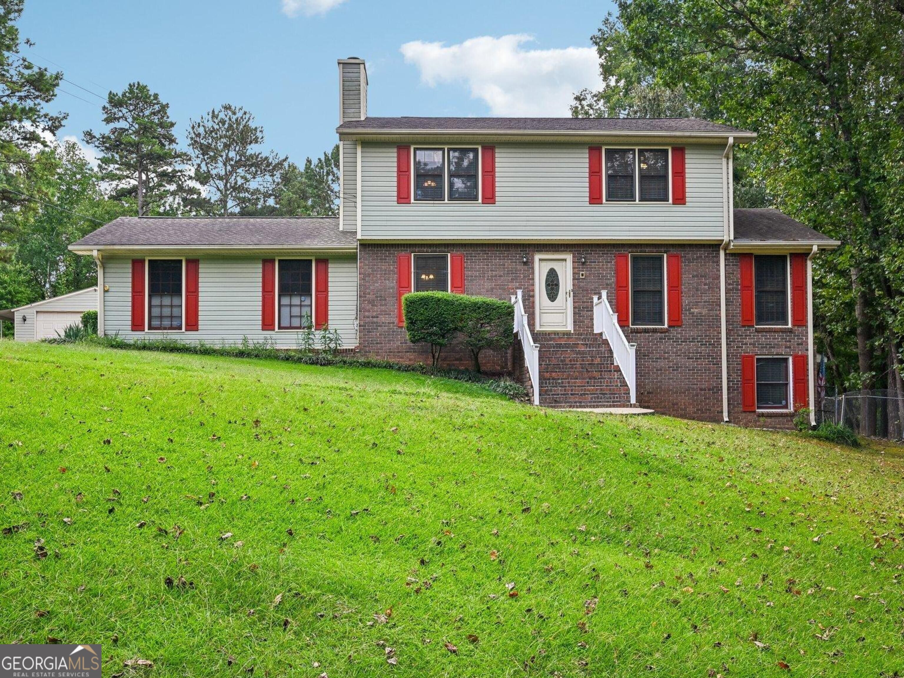 6092 Lakeshore Drive SE Property Photo 1