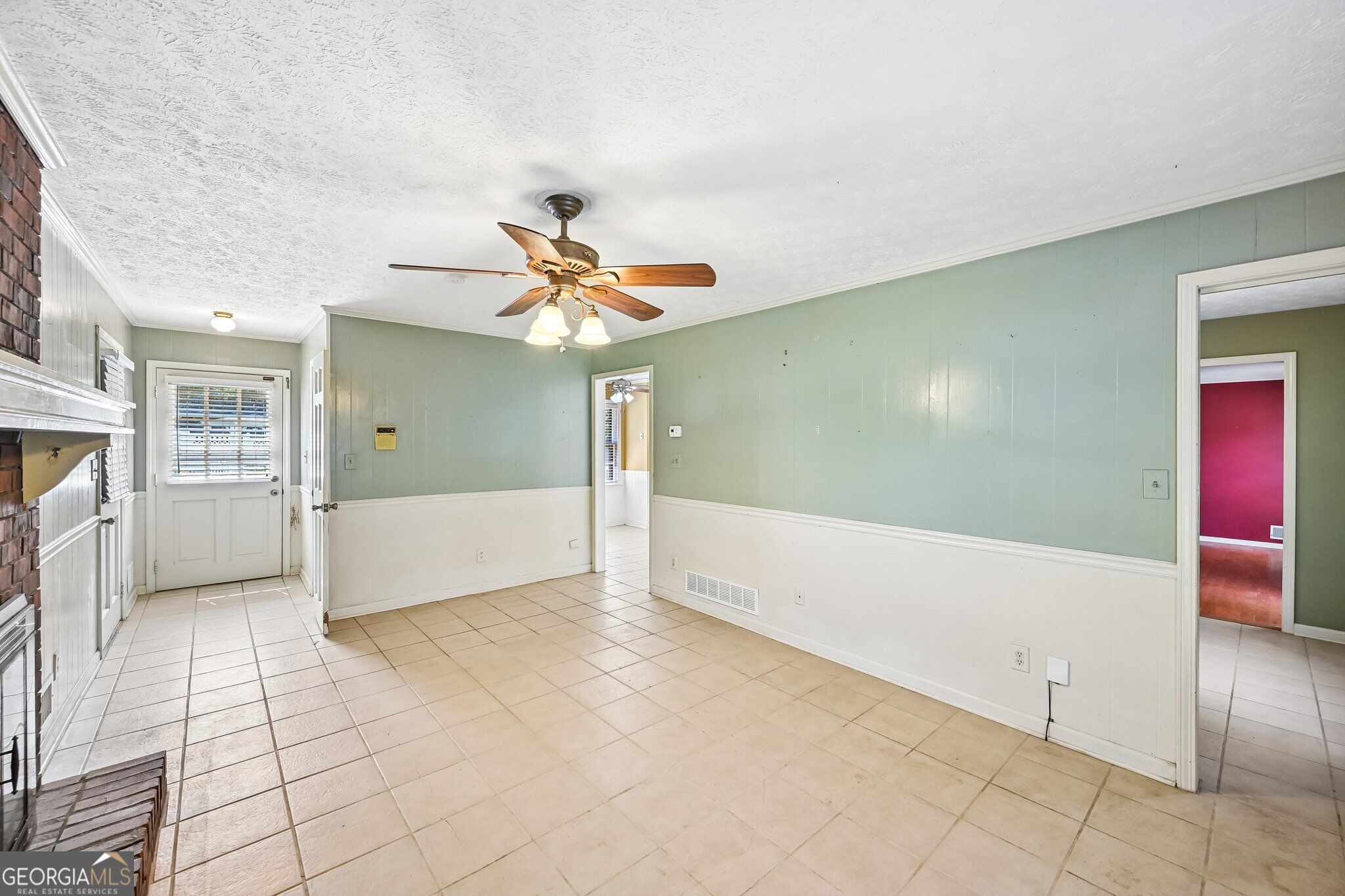 6092 Lakeshore Drive Se Property Photo 7