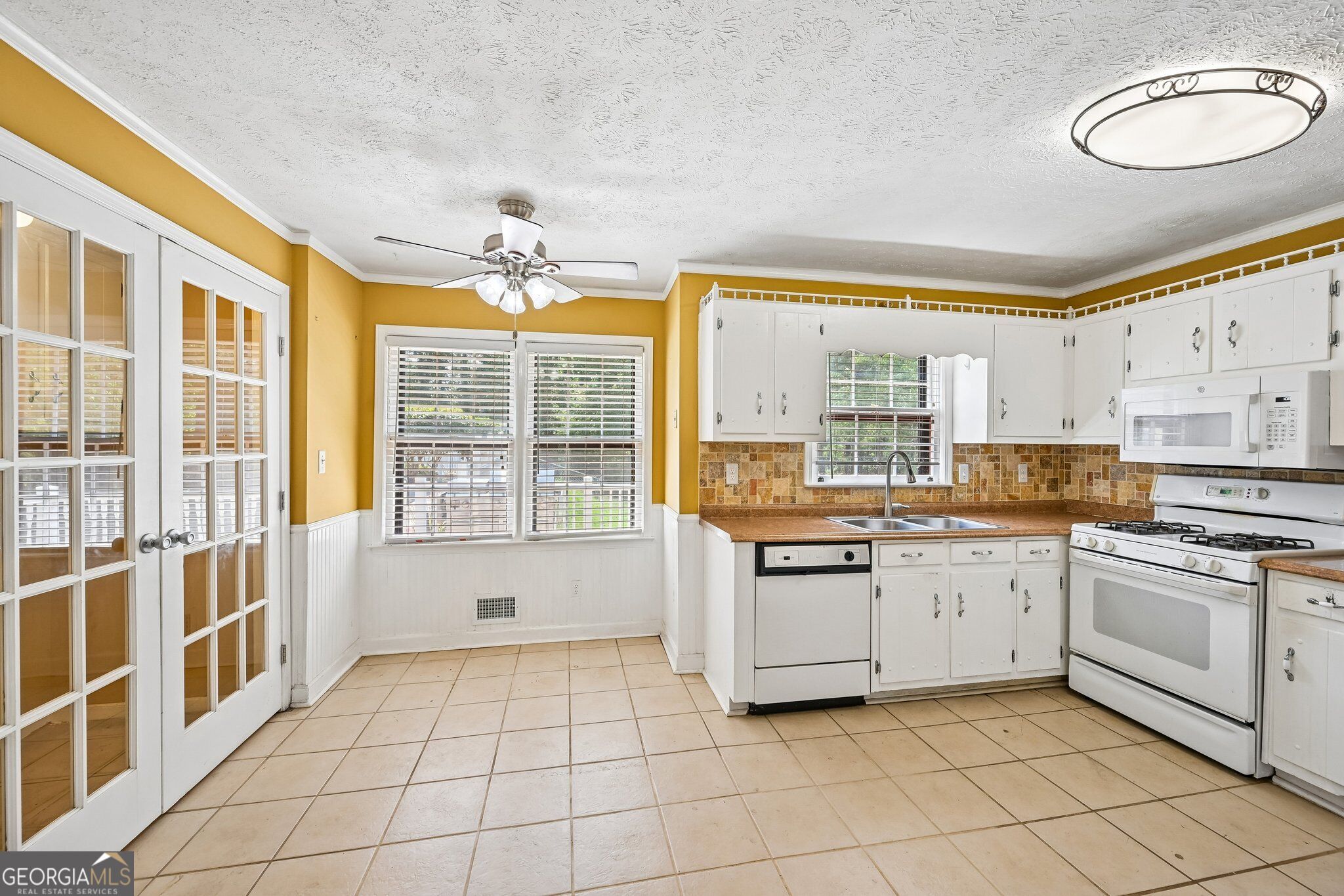 6092 Lakeshore Drive Se Property Photo 10