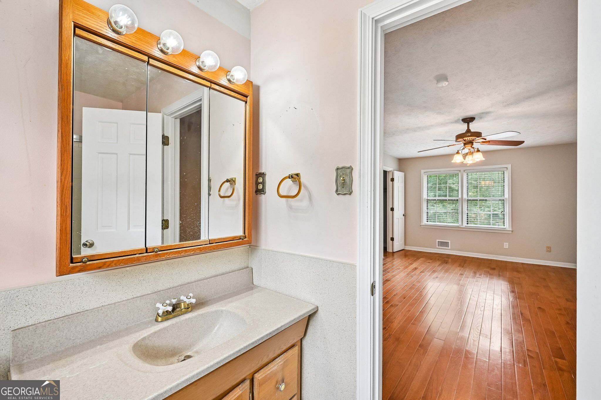 6092 Lakeshore Drive Se Property Photo 27