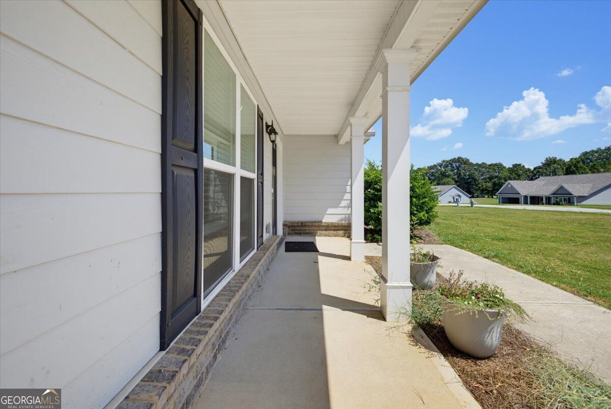 62 Windrow Trail Property Photo 4