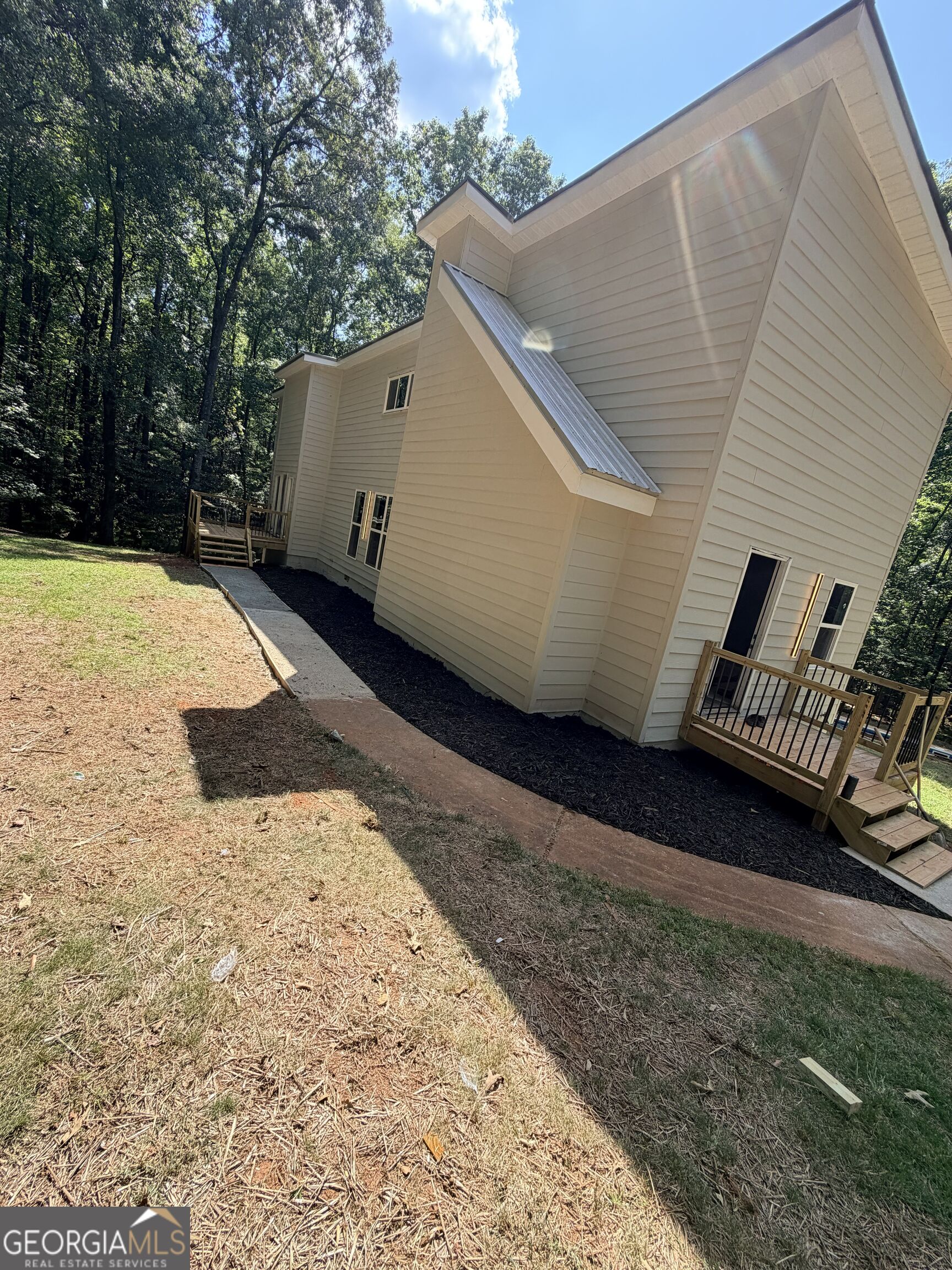 876 Newton Road Property Photo 1