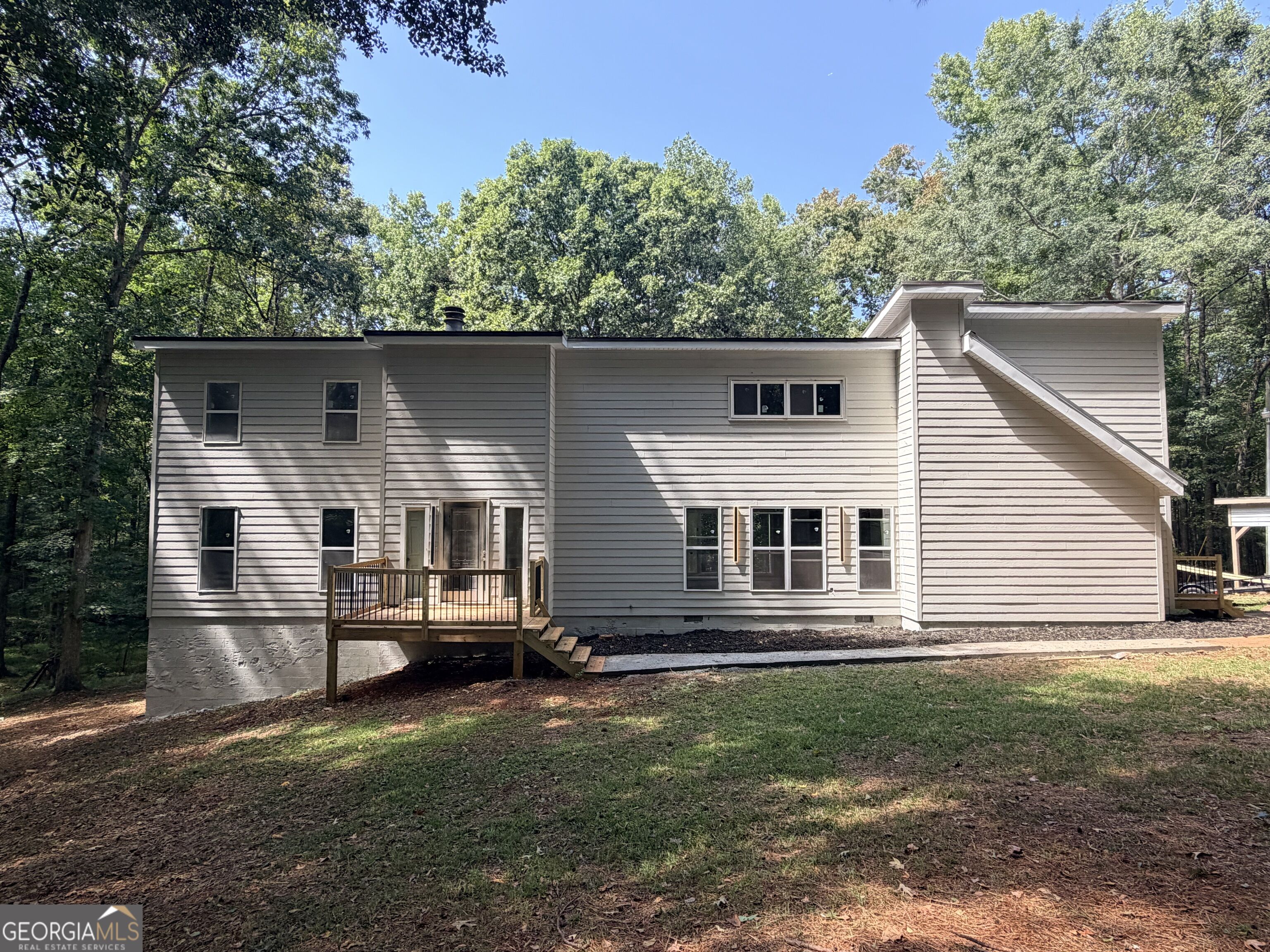 876 Newton Road Property Photo 1