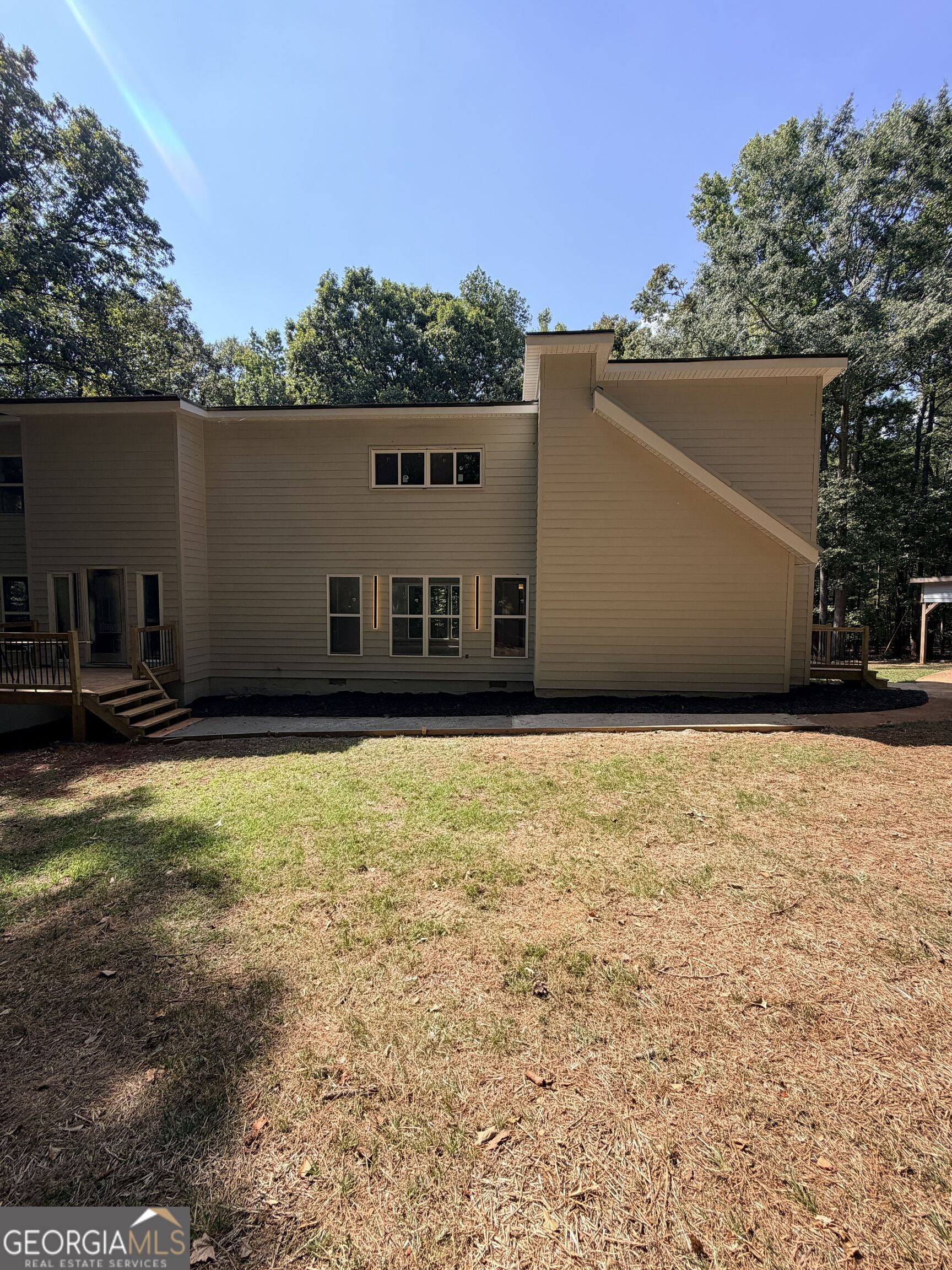 876 Newton Road Property Photo 5
