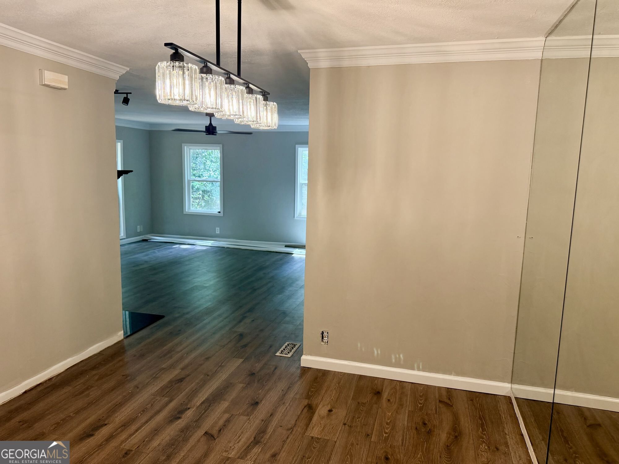 876 Newton Road Property Photo 10