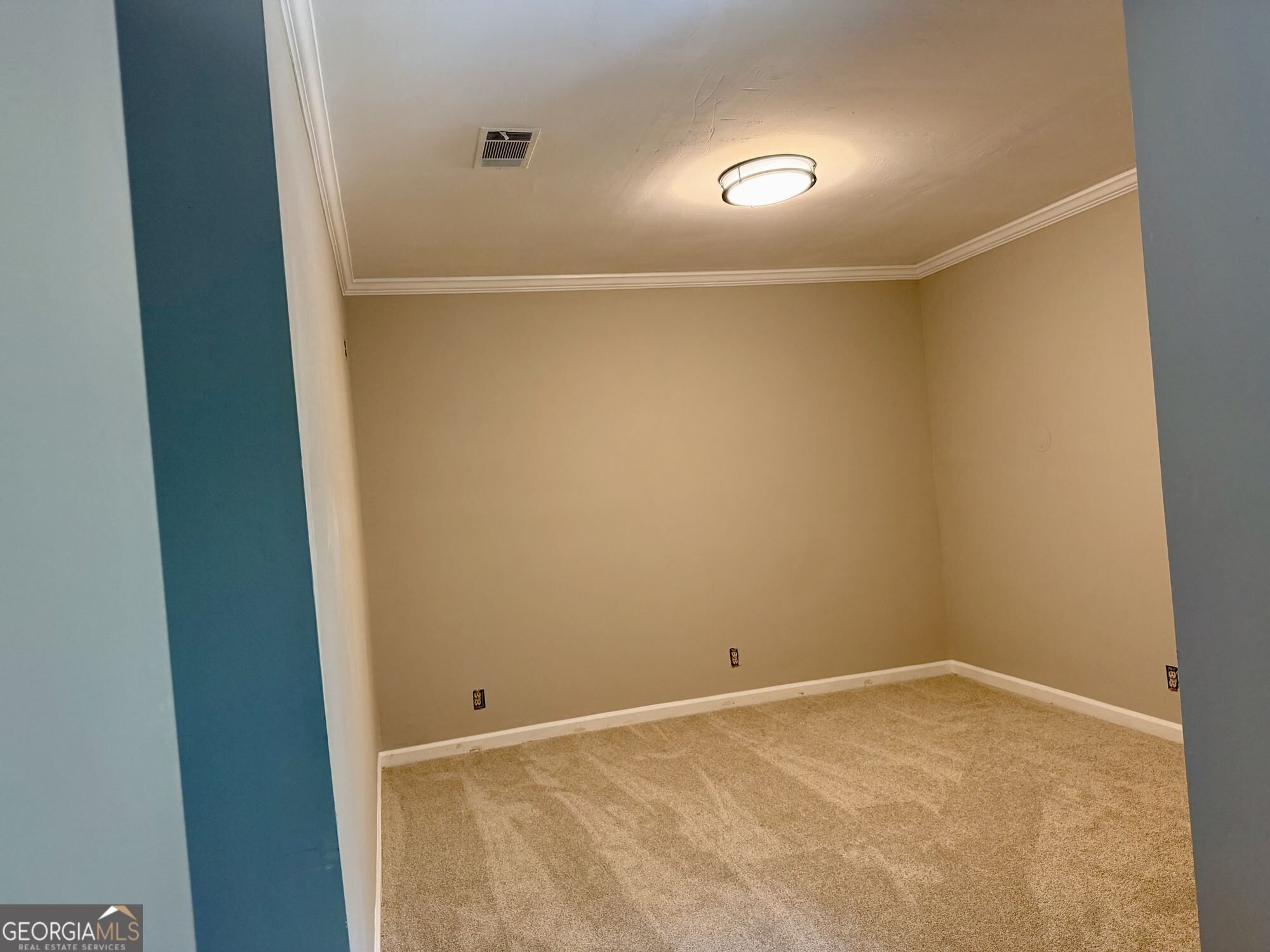 876 Newton Road Property Photo 15