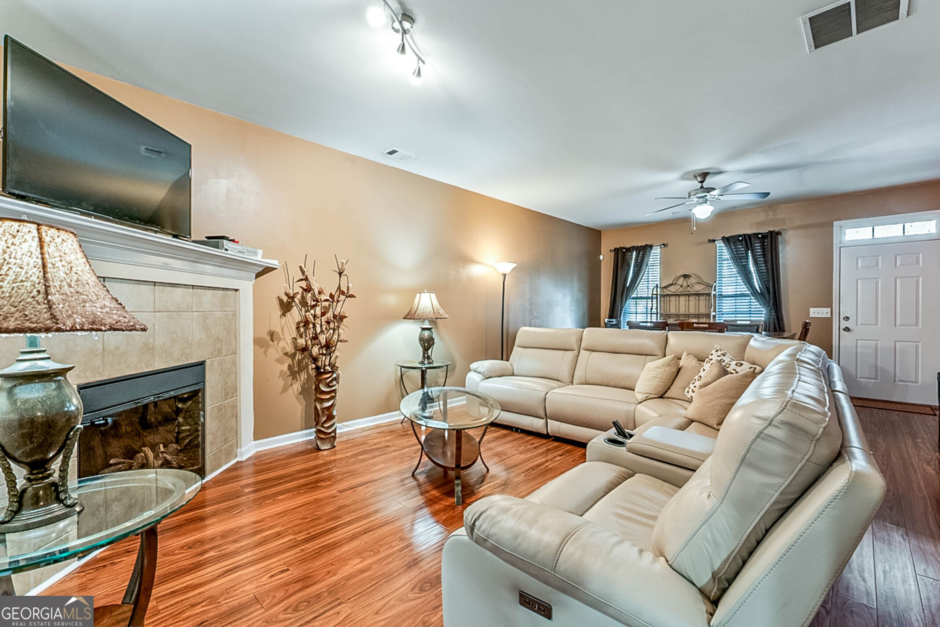 2904 Ridgeview Drive Property Photo 2