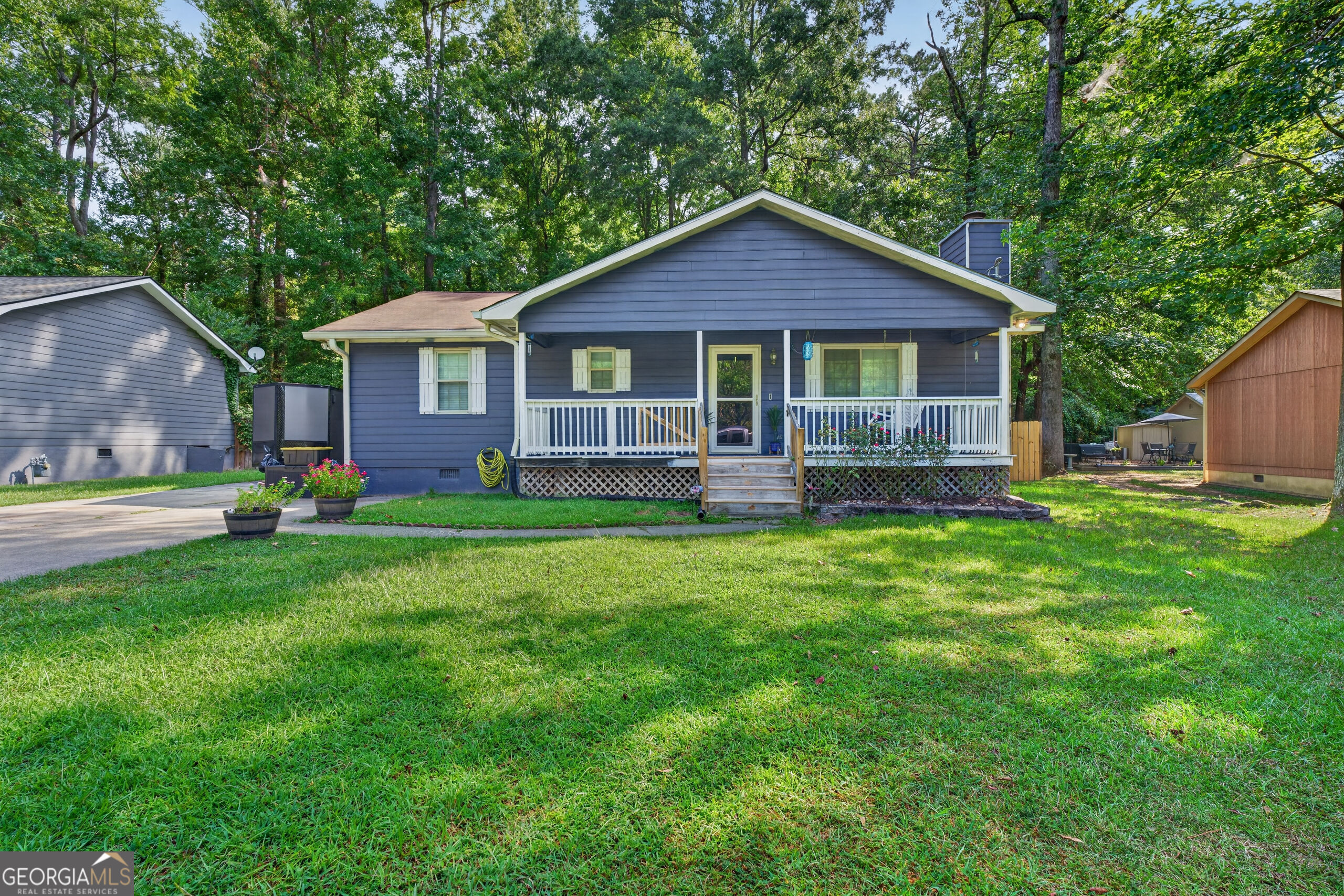 228 Jefferson Circle Property Photo 3