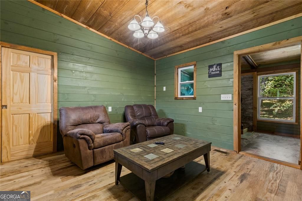 56 N River Road Property Photo 14