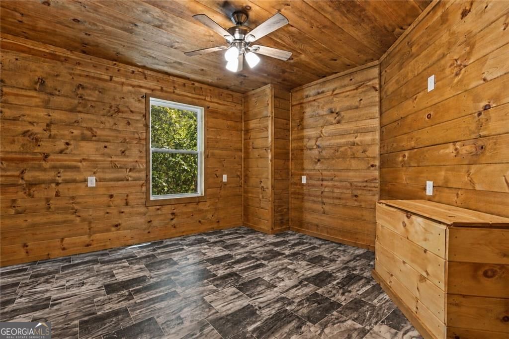 56 N River Road Property Photo 21