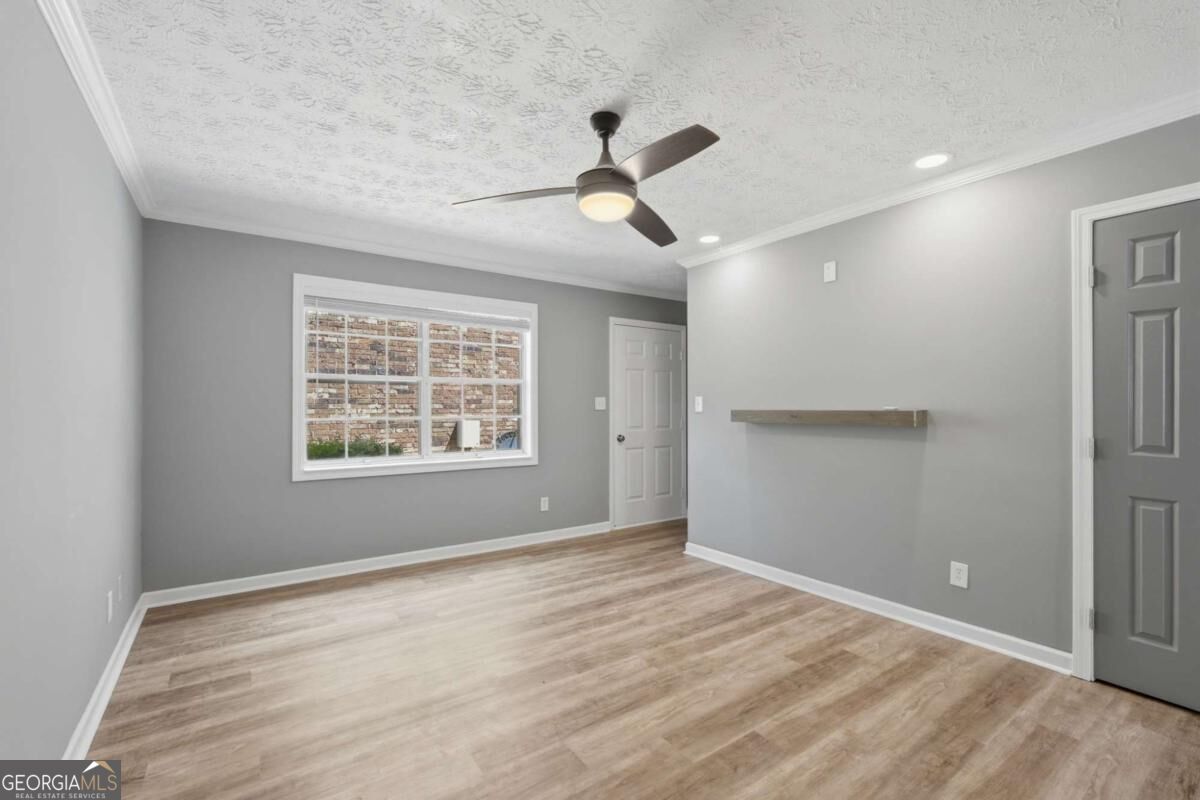 1235 Riverside Drive # 8 Property Photo 4