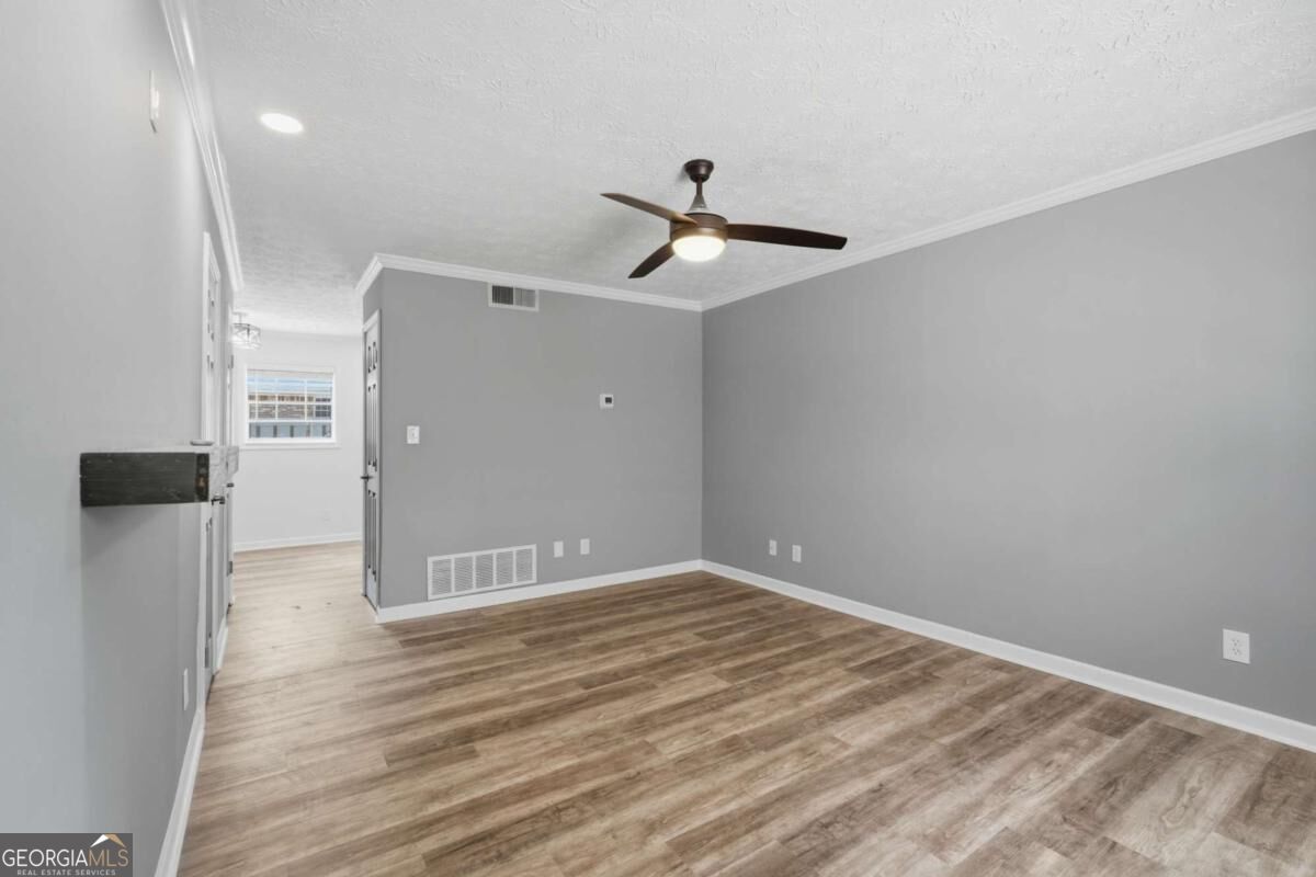 1235 Riverside Drive # 8 Property Photo 5
