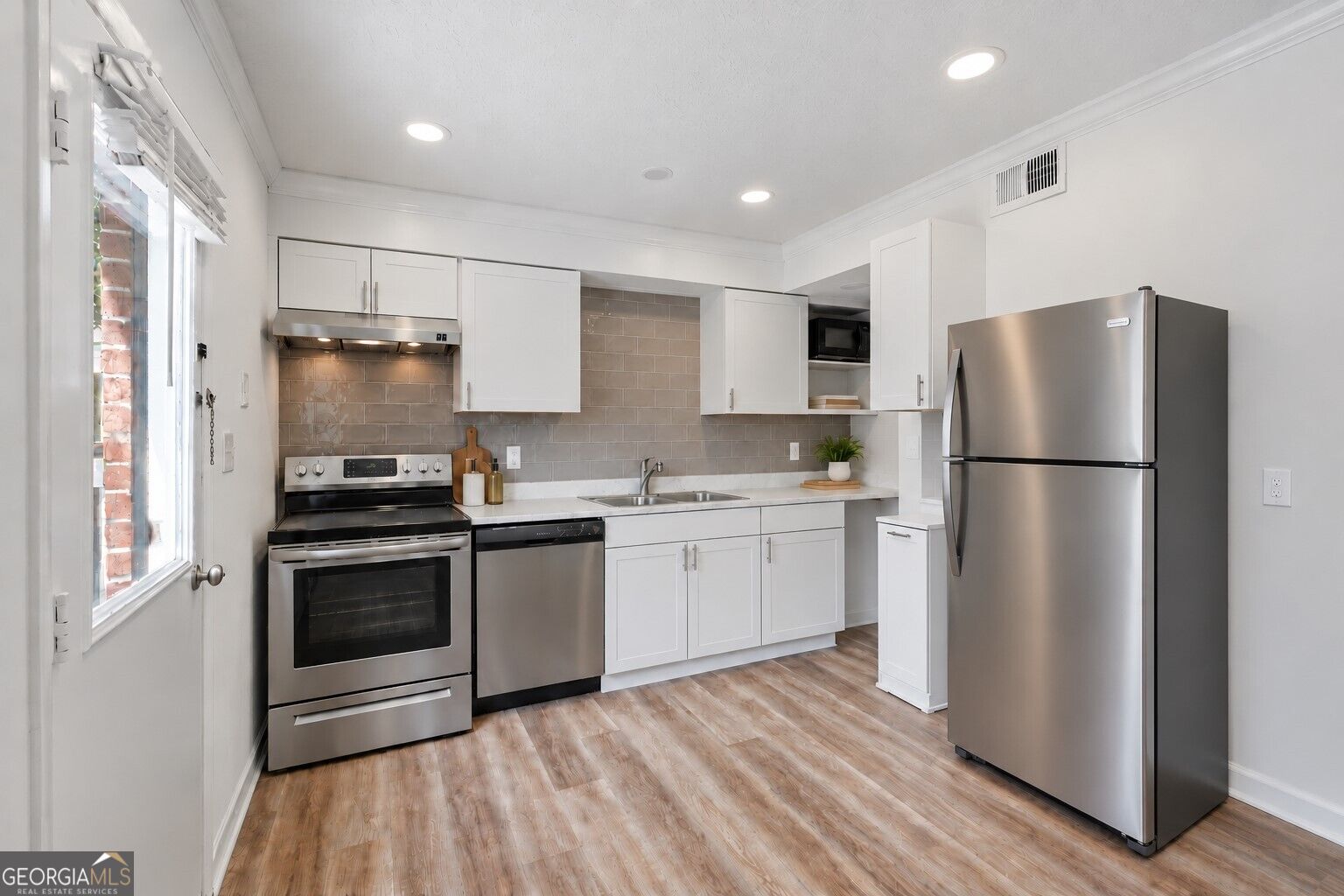 1235 Riverside Drive # 8 Property Photo 6