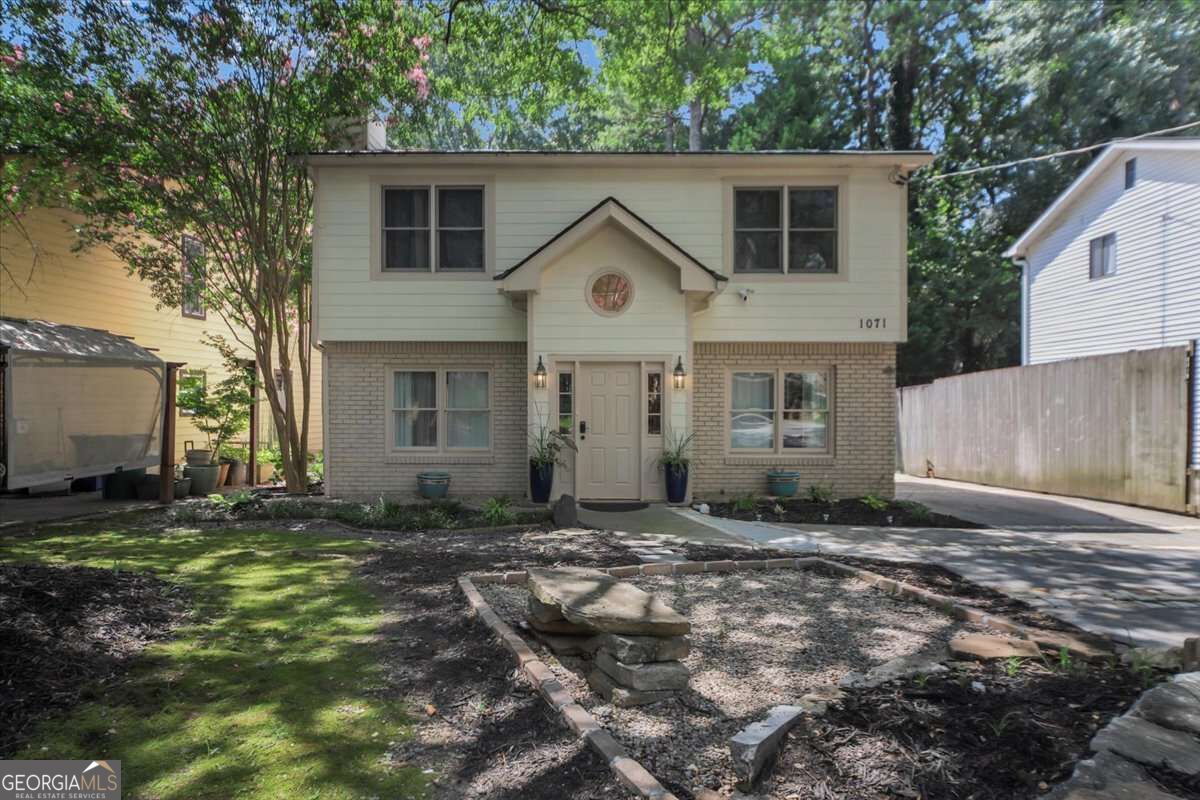 1071 Standard Drive Ne Property Photo 1