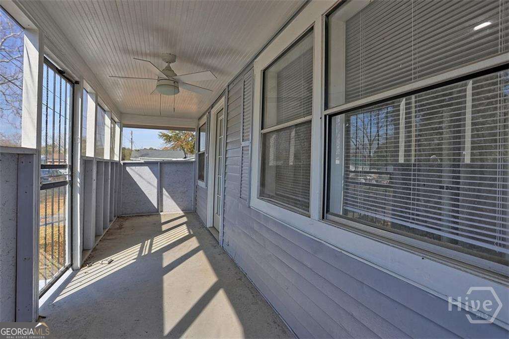 2114 Weldon Street Property Photo 6
