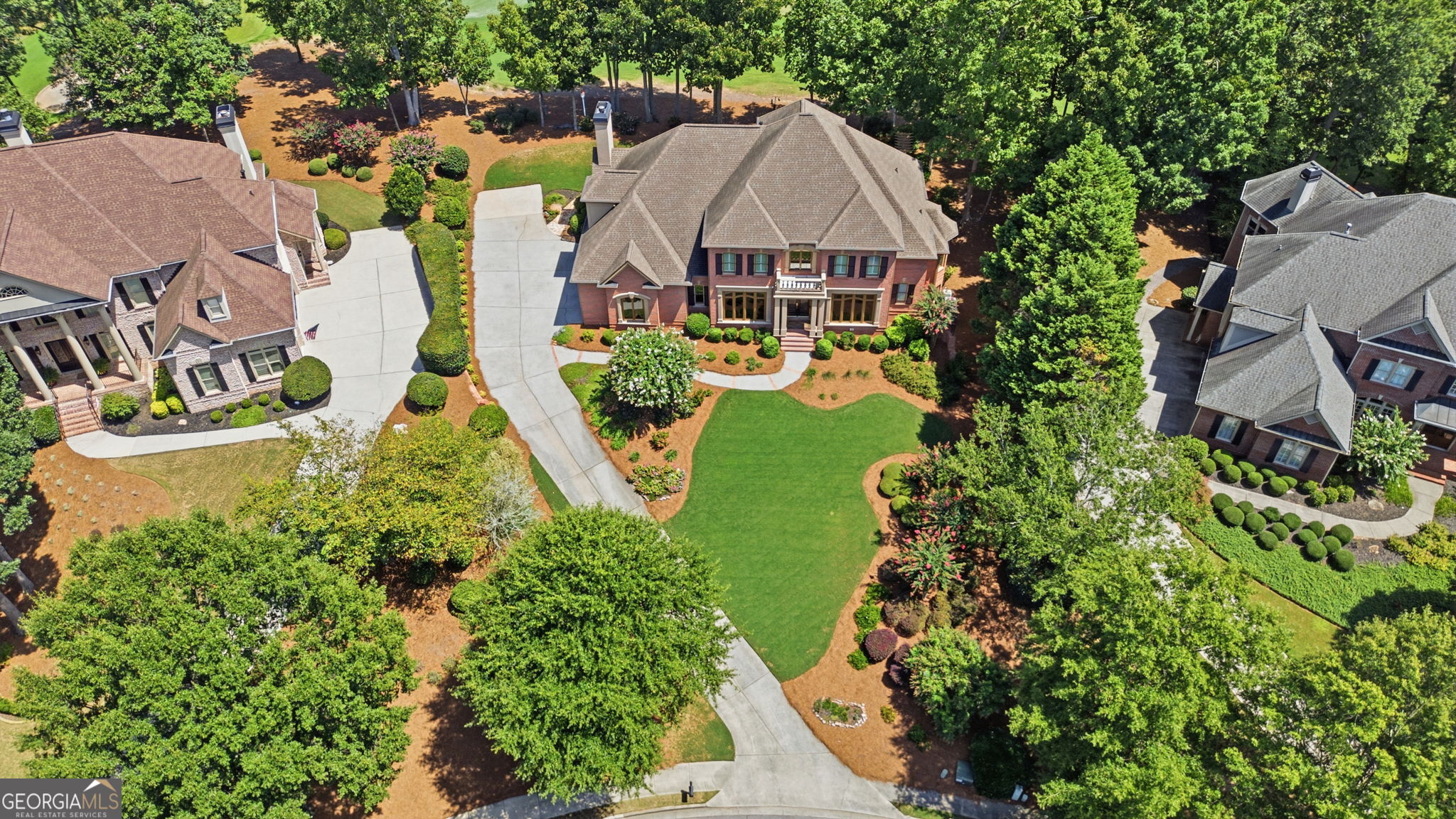 7275 Laurel Oak Drive Property Photo 2