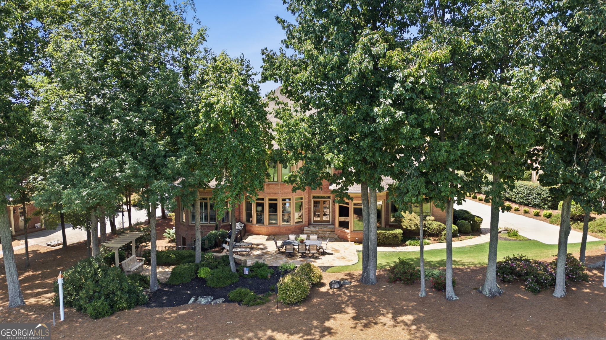 7275 Laurel Oak Drive Property Photo 4