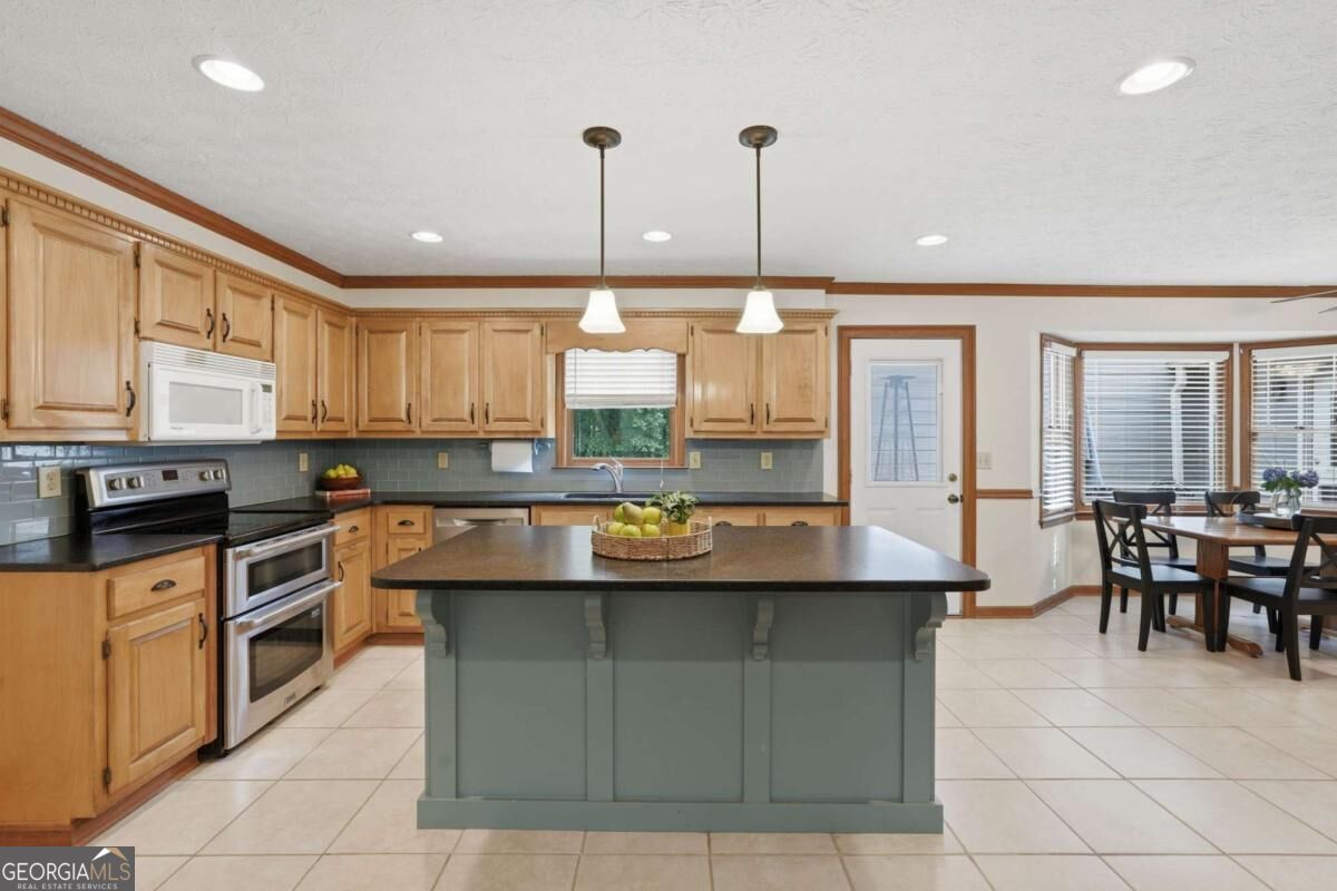 4891 Bill Cheek Road Property Photo 3