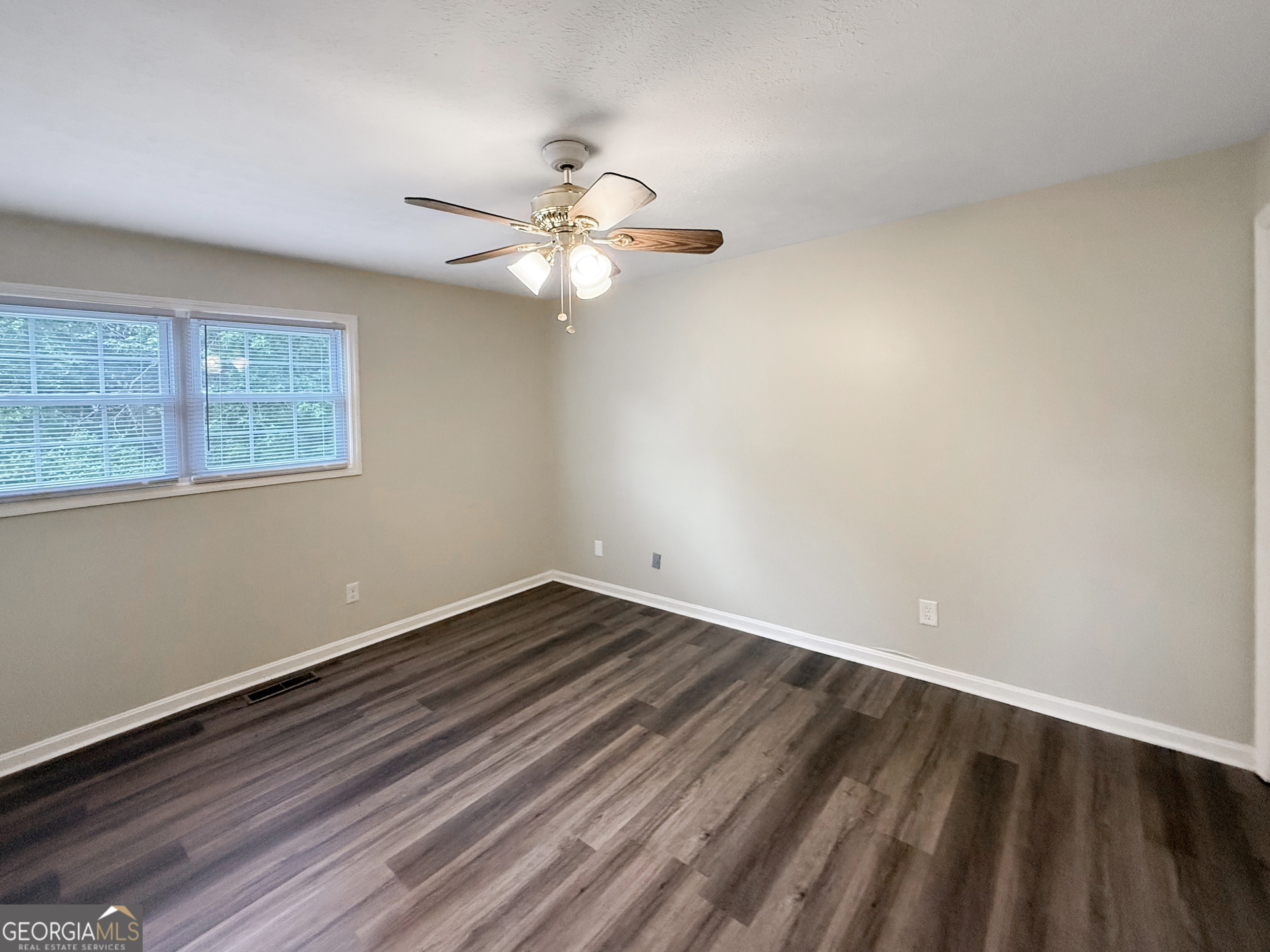 209 Scarborough Road Property Photo 15