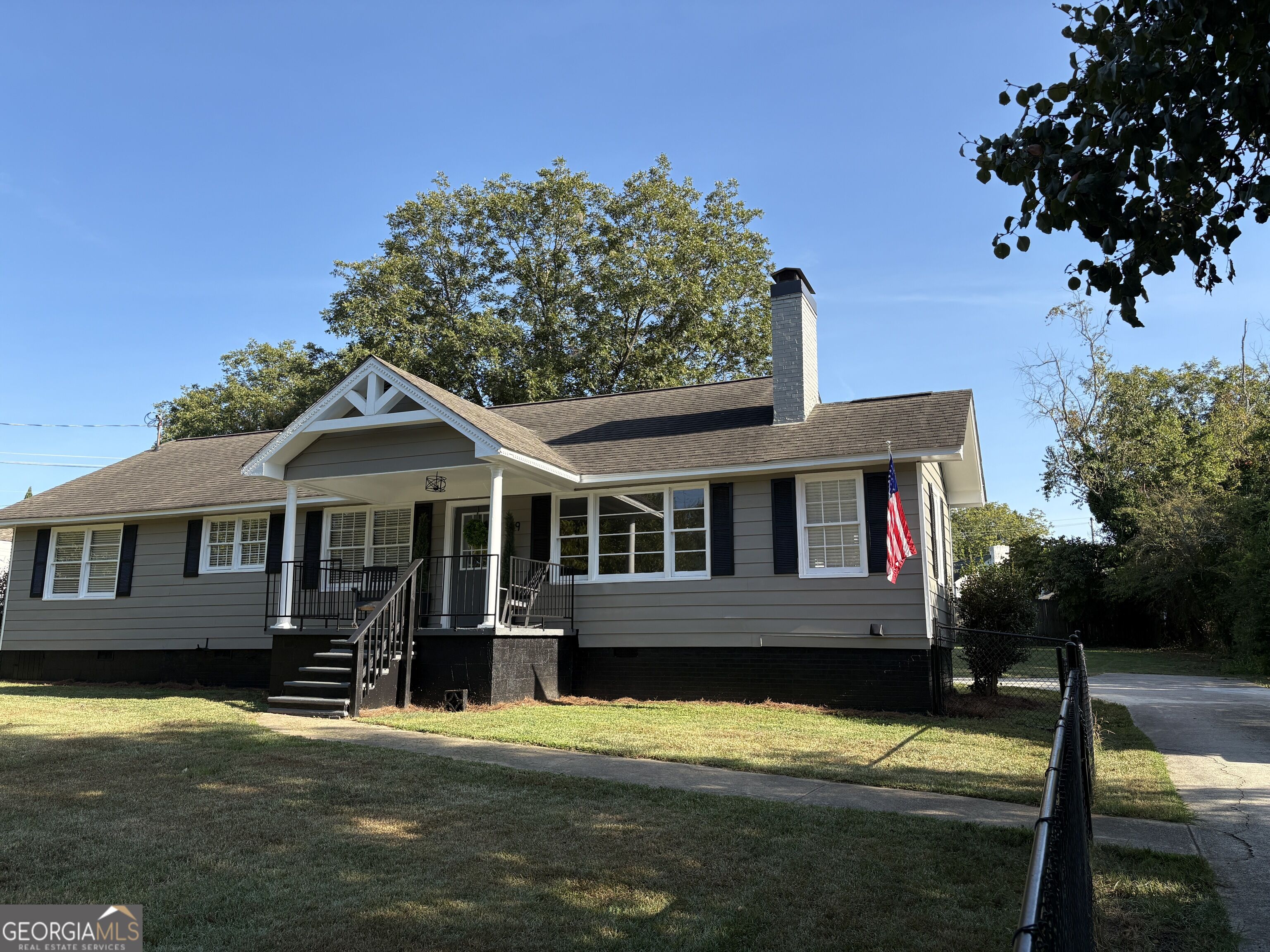 49 Parkway Drive Property Photo 1