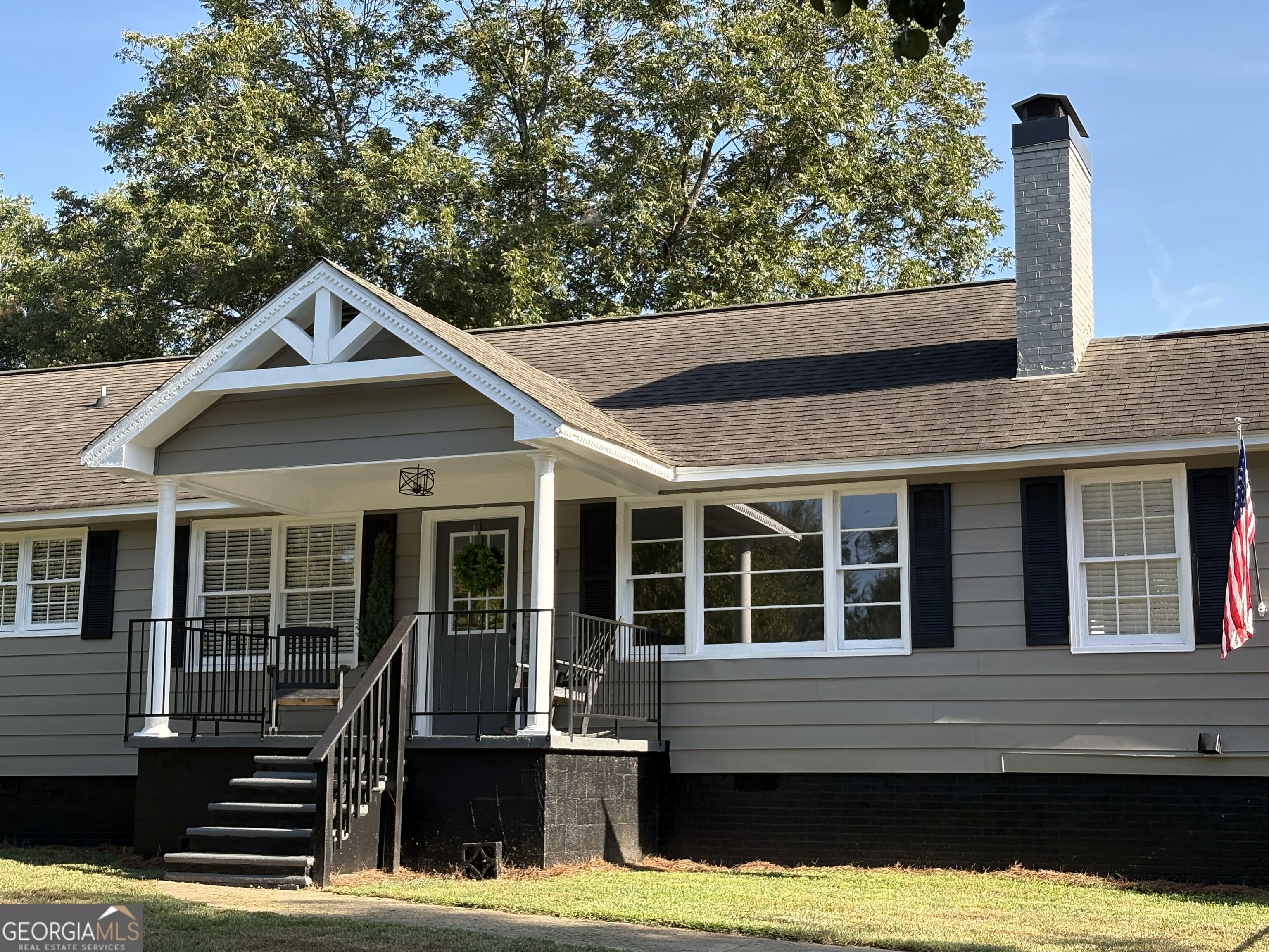 49 Parkway Drive Property Photo 3