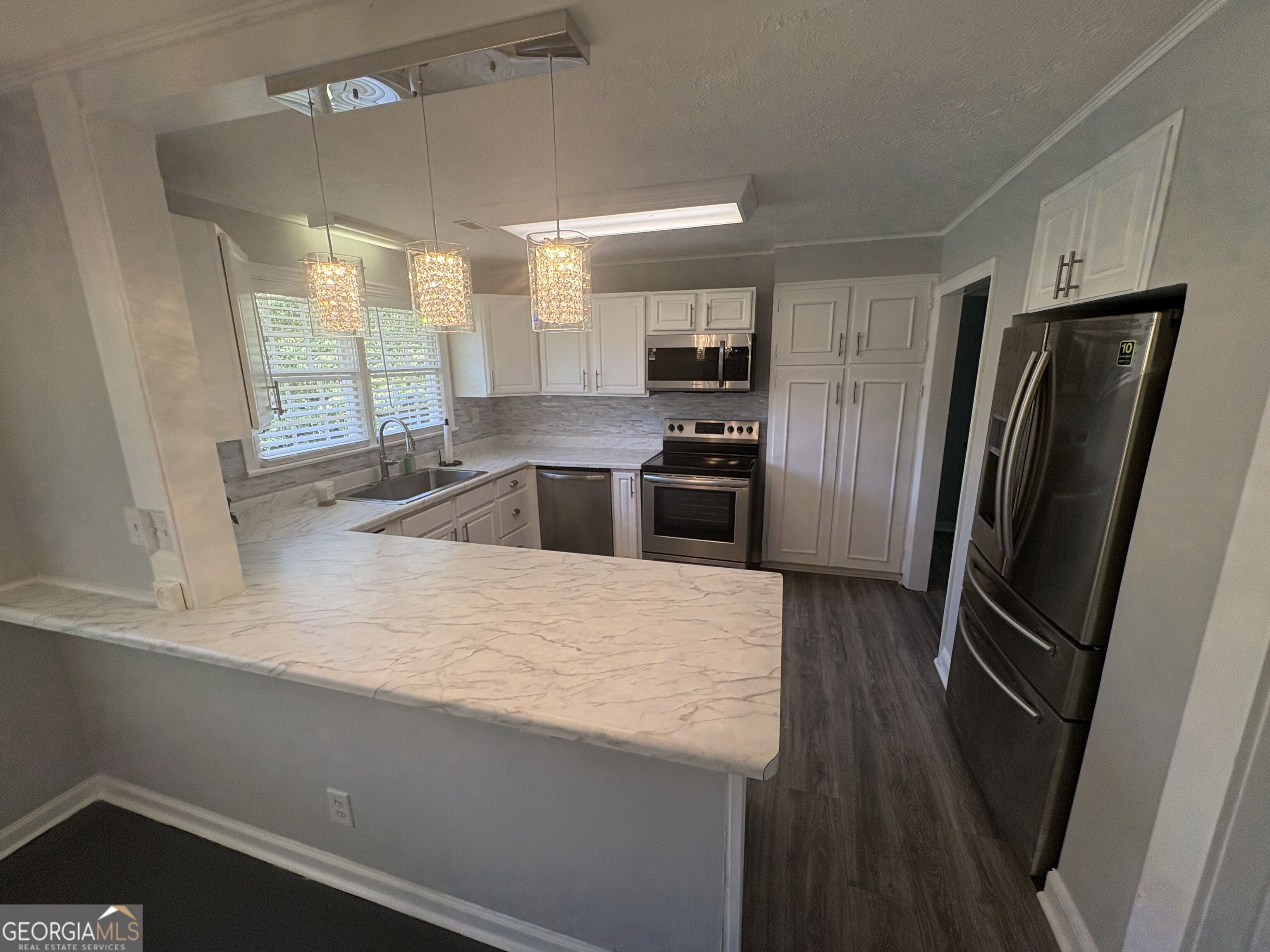 49 Parkway Drive Property Photo 8