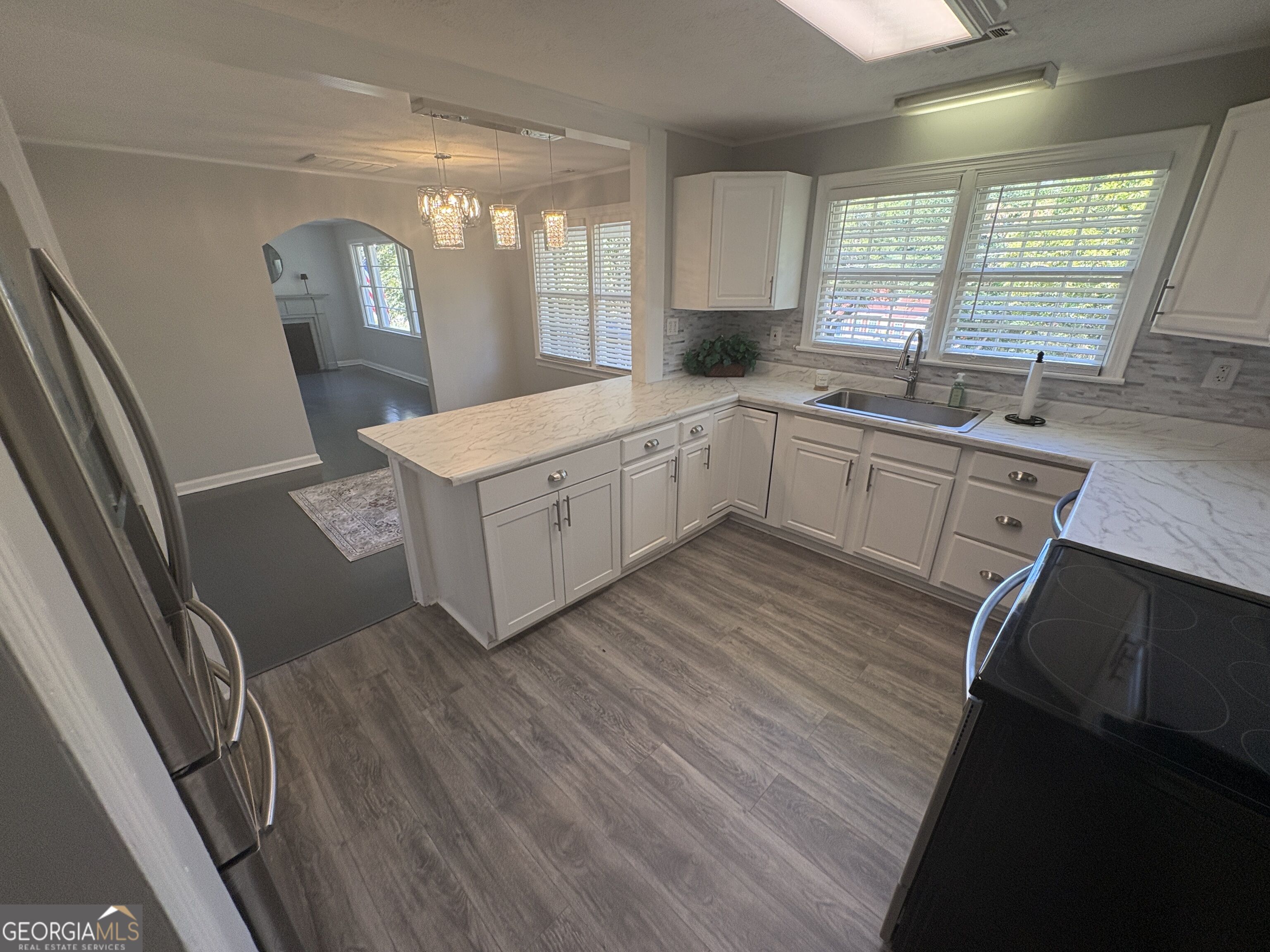 49 Parkway Drive Property Photo 9