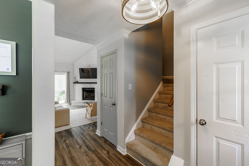 5685 Sugar Crossing Drive Property Photo 4
