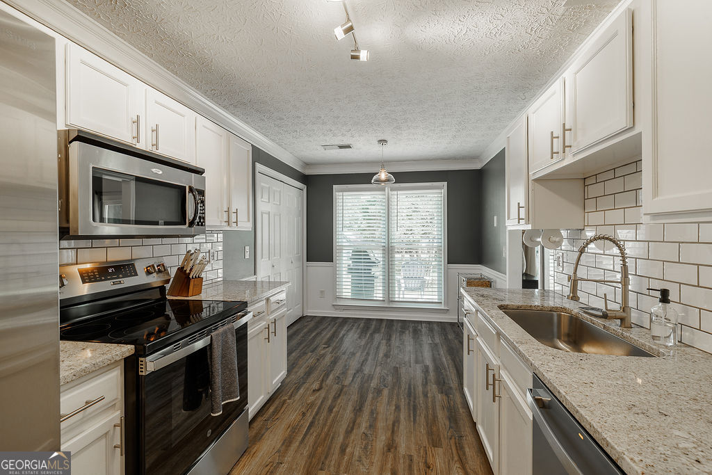 5685 Sugar Crossing Drive Property Photo 12