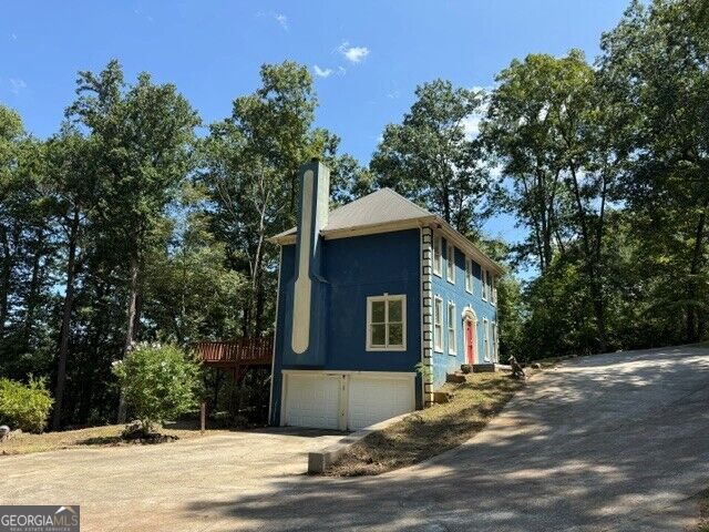 210 Hamilton Drive Property Photo 4