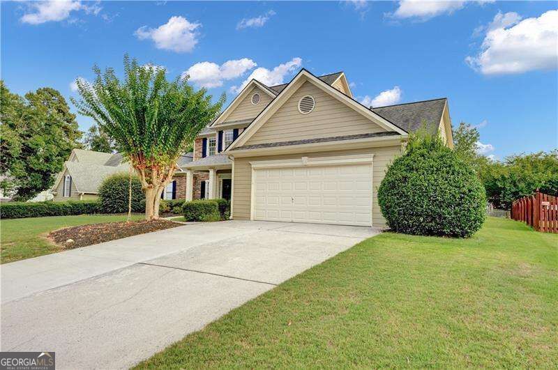 6027 Windfall Court Property Photo 2