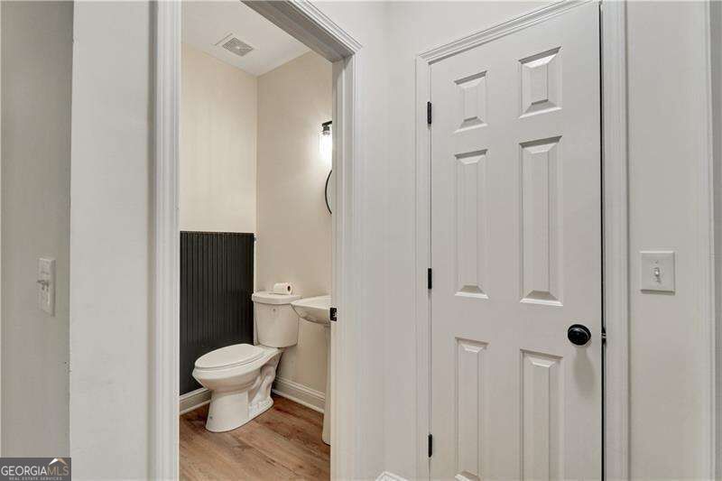 6027 Windfall Court Property Photo 20