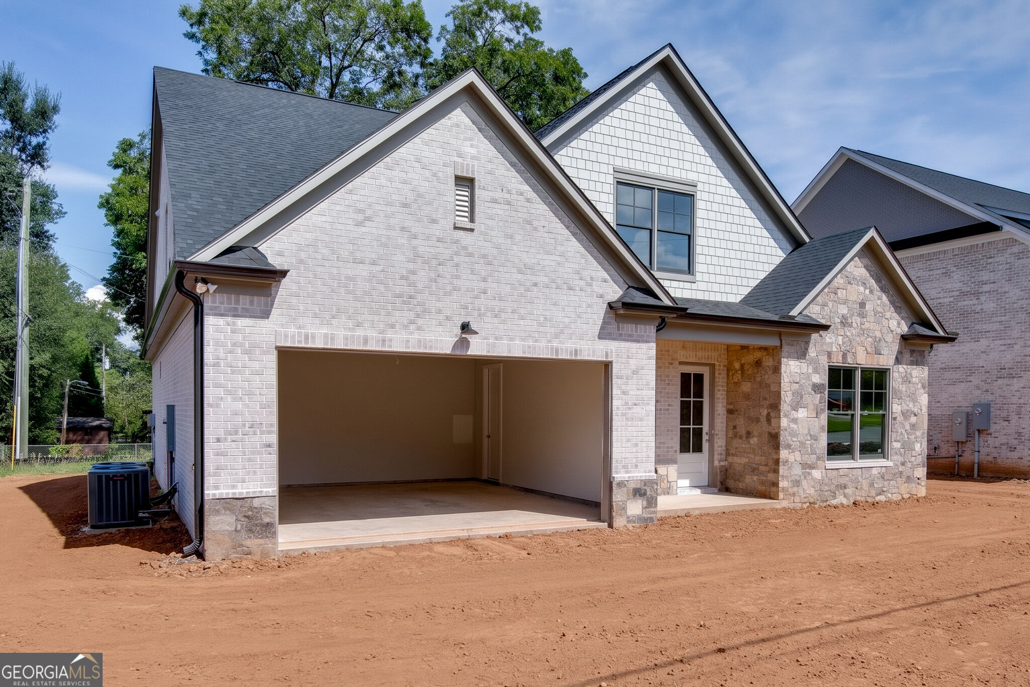 11 Stonehedge Drive Property Photo 3