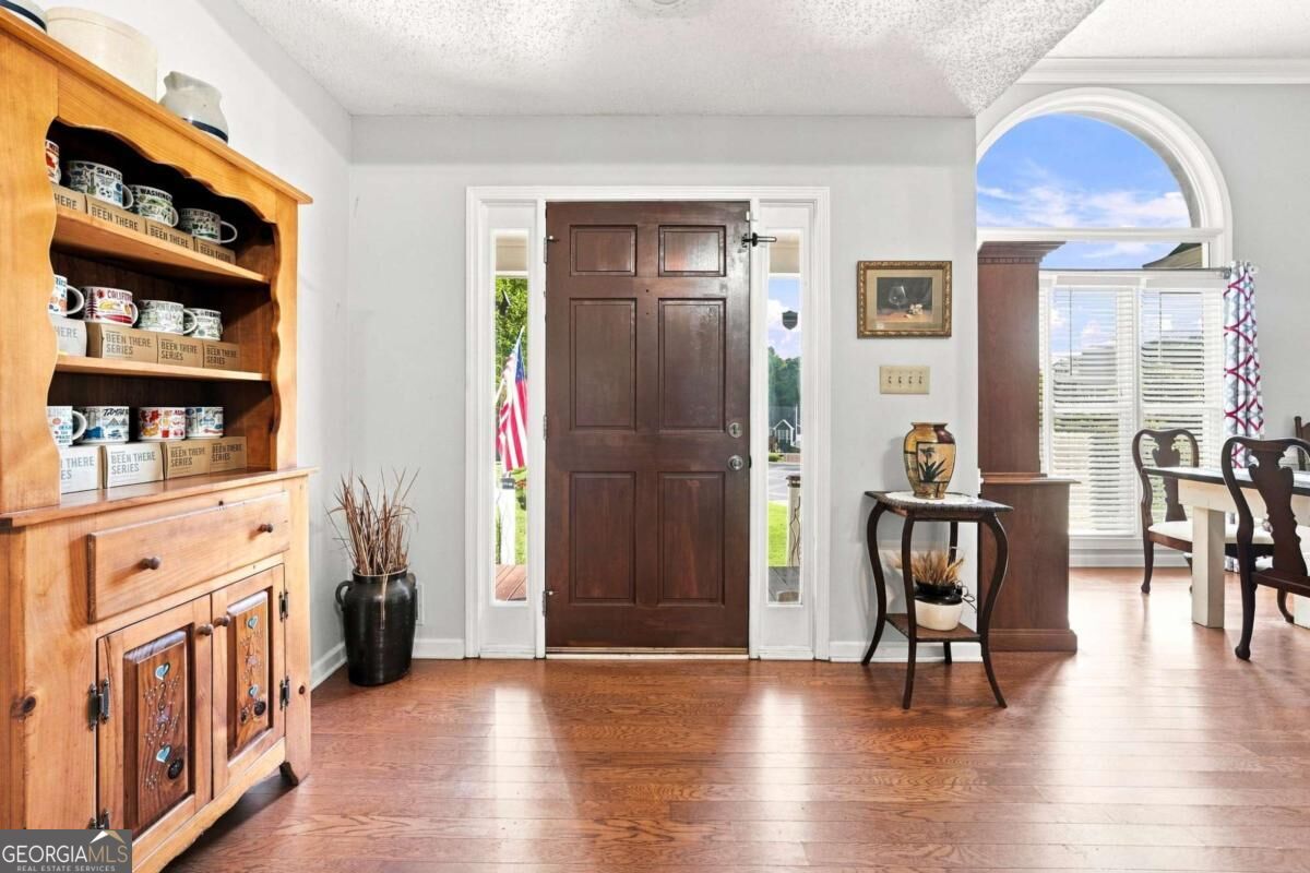 77 Wilshire Walk Property Photo 4
